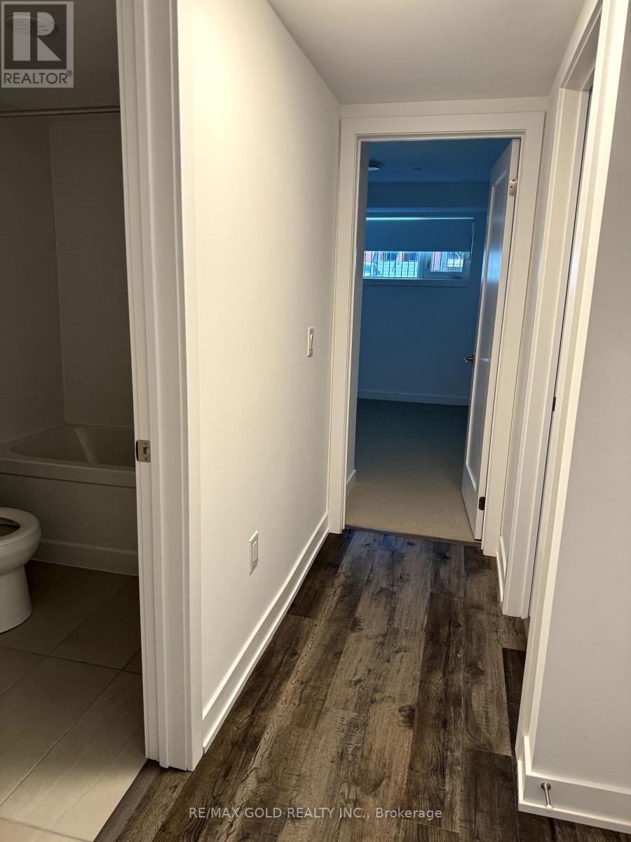 9 - 155 Veterans Drive N, Brampton, Ontario  L7A 5L2 - Photo 9 - W12458886