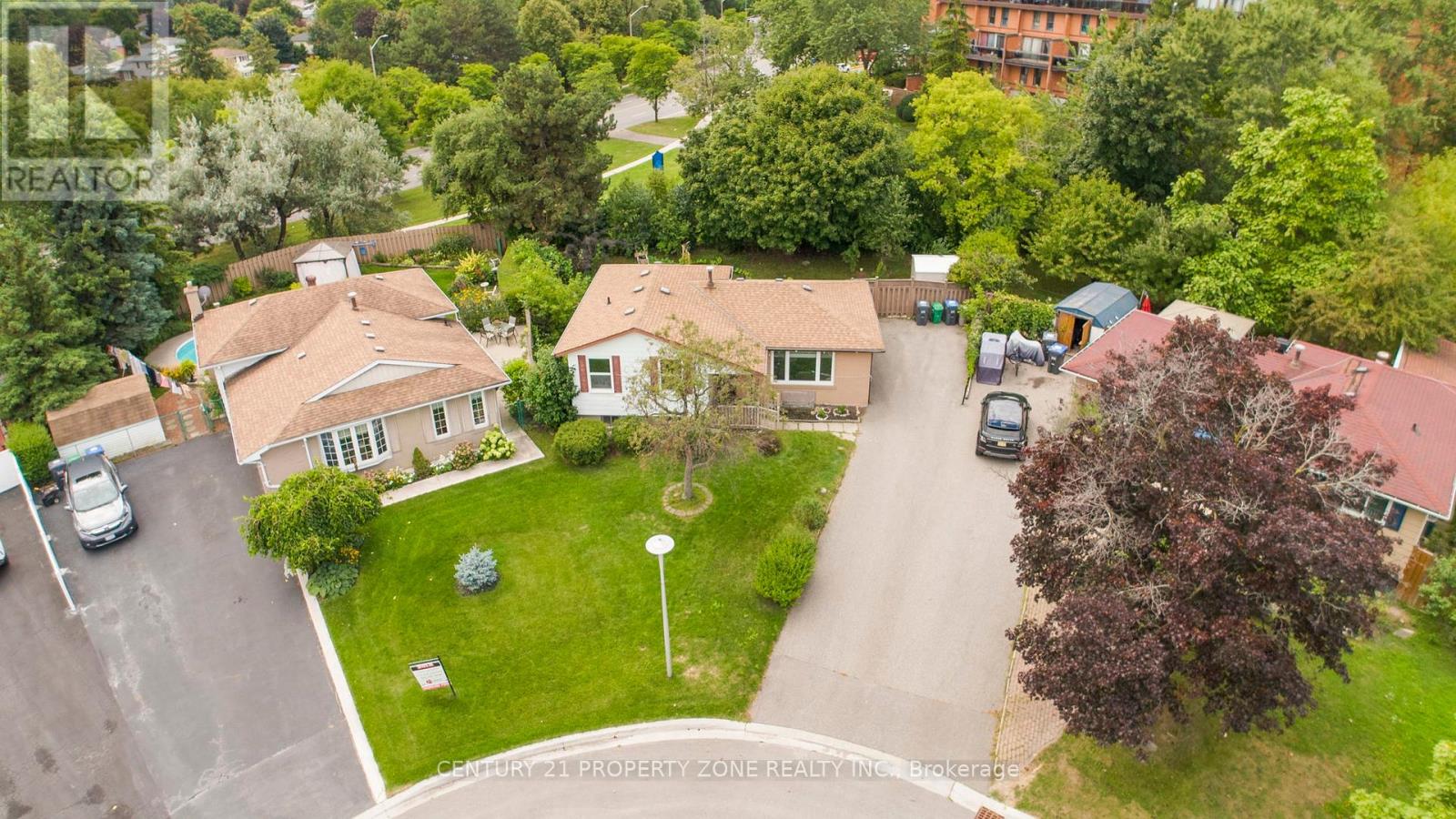 29 FINCHLEY CRESCENT, Brampton, Ontario