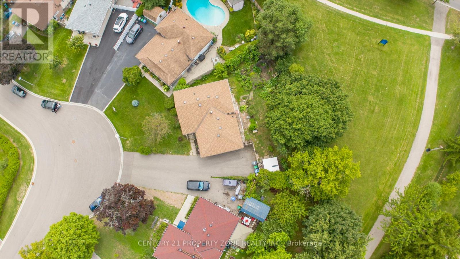 29 Finchley Crescent, Brampton, Ontario  L6T 3P5 - Photo 3 - W12458889