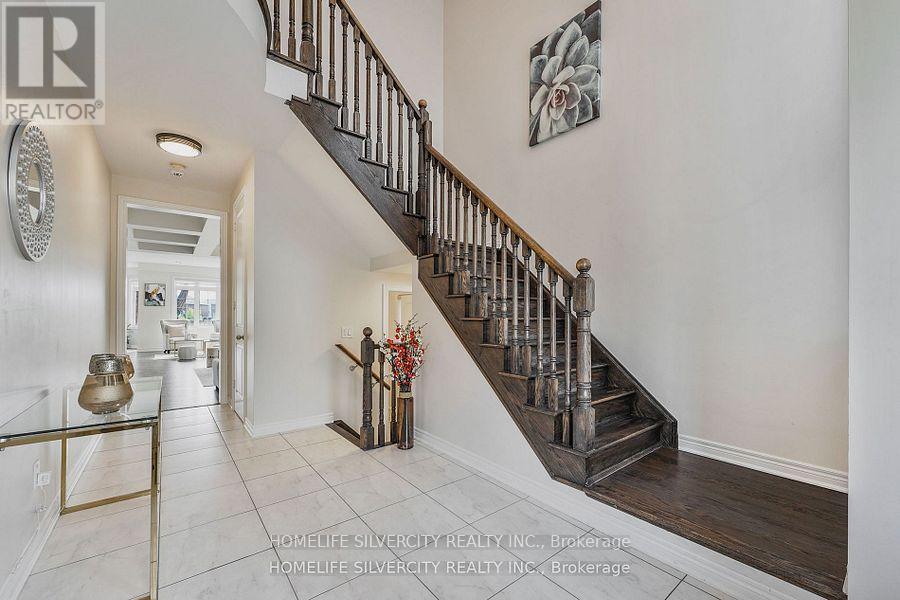Main - 18 Tysonville Circle, Brampton, Ontario  L7A 0B5 - Photo 2 - W12458891