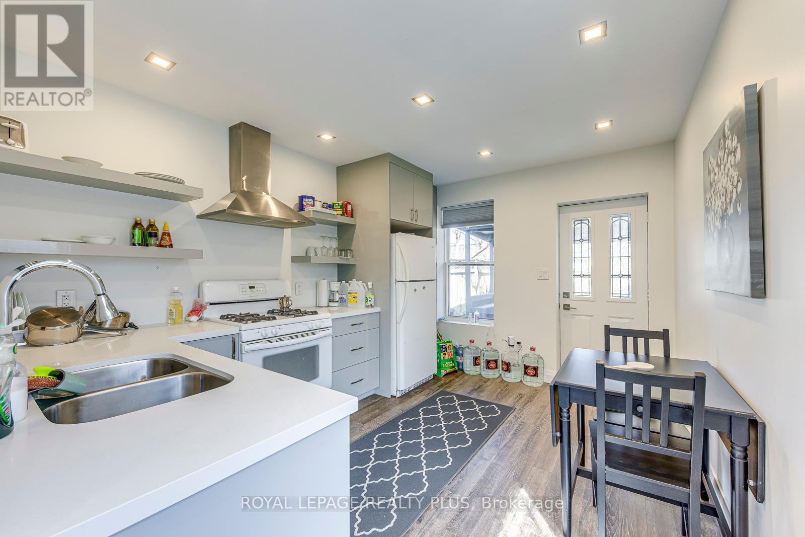 247 Robert Street, Hamilton, Ontario  L8L 2R2 - Photo 11 - X12458868