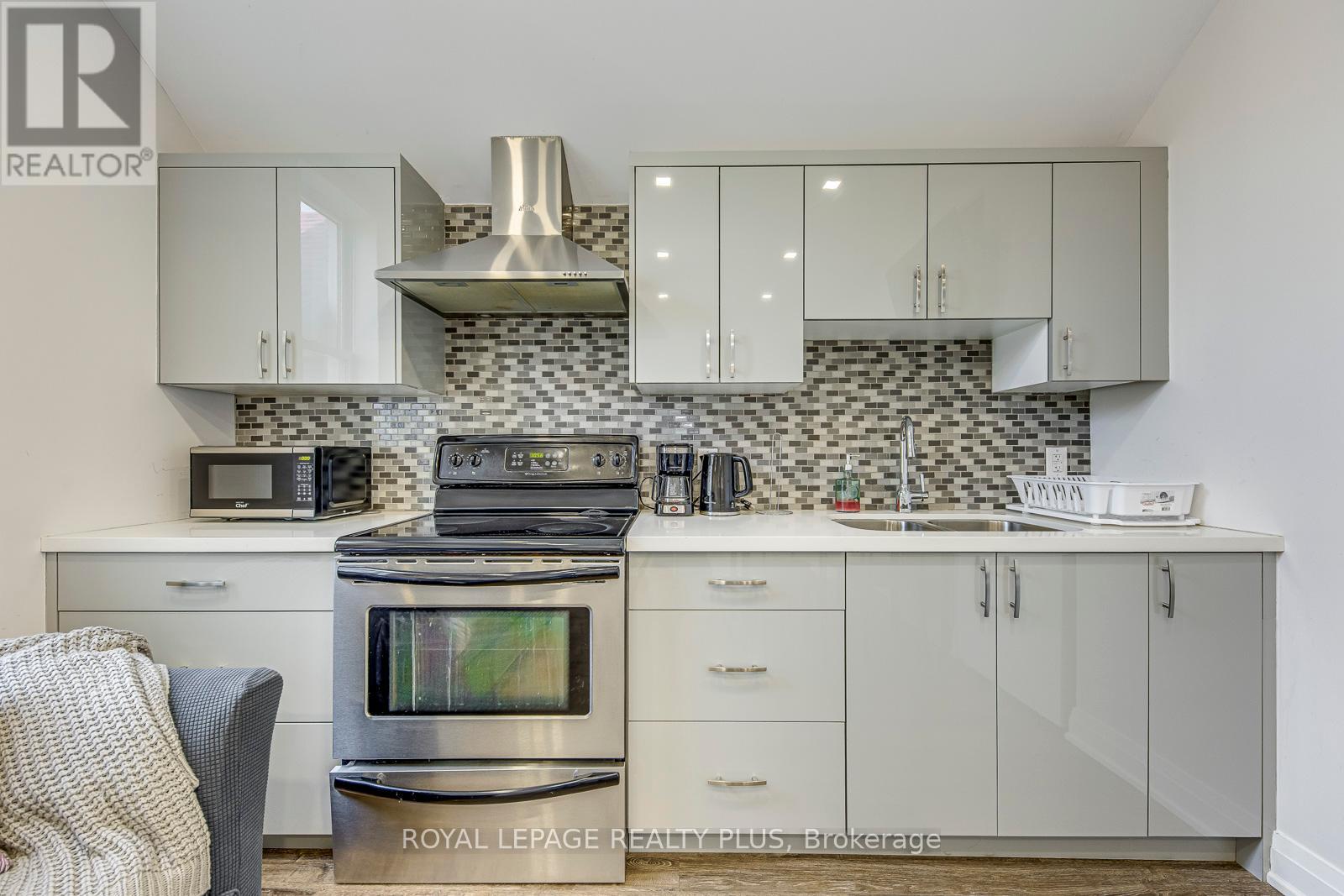 247 Robert Street, Hamilton, Ontario  L8L 2R2 - Photo 24 - X12458868