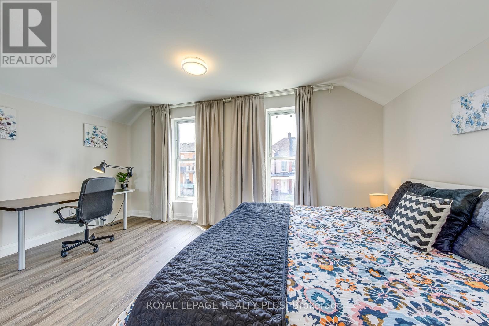 247 Robert Street, Hamilton, Ontario  L8L 2R2 - Photo 27 - X12458868