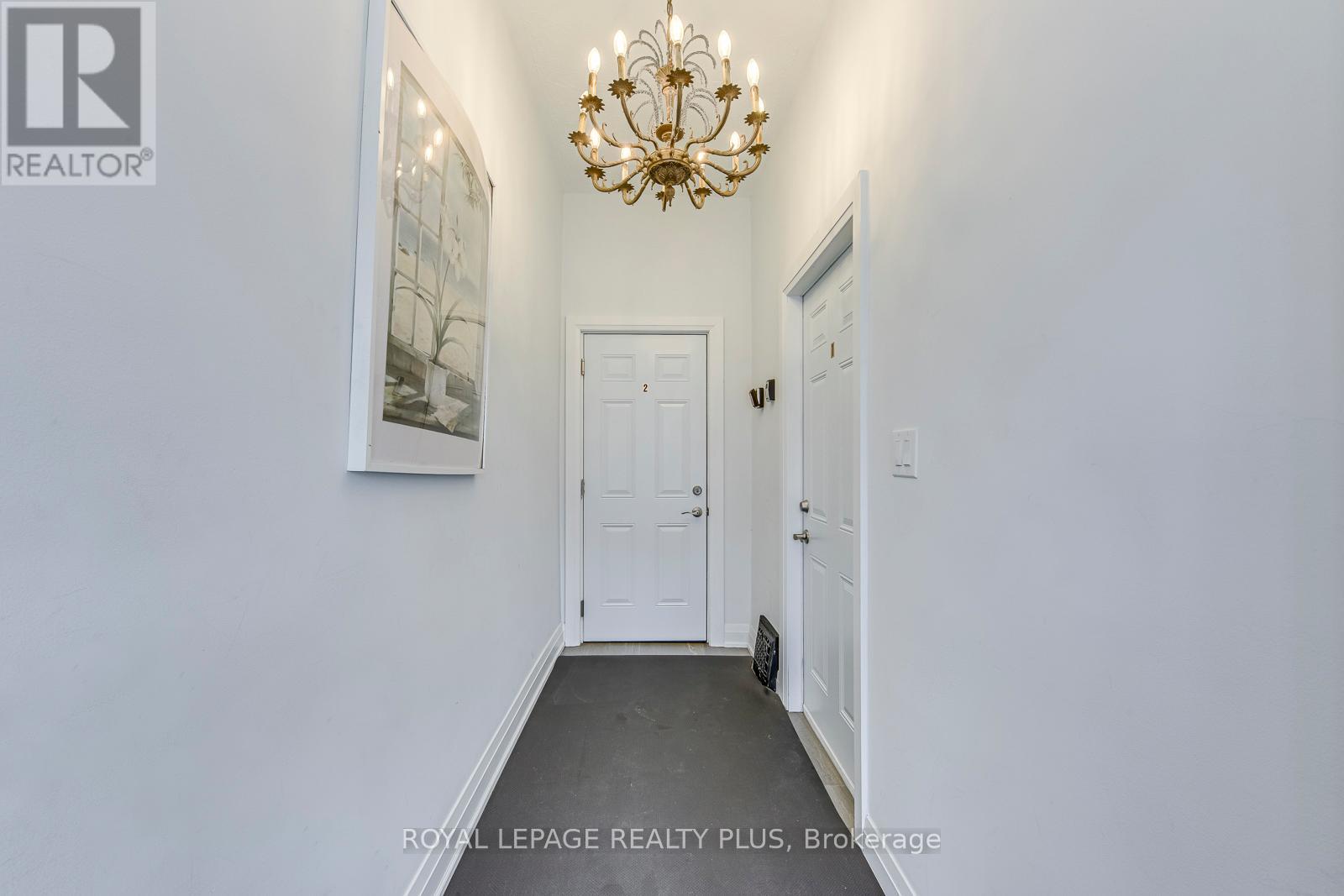 247 Robert Street, Hamilton, Ontario  L8L 2R2 - Photo 6 - X12458868