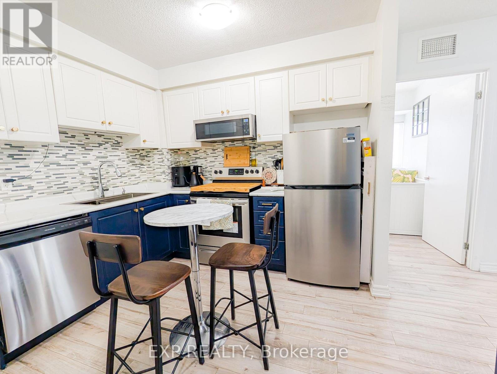 1010 - 2464 Weston Road, Toronto, Ontario  M9N 0A2 - Photo 9 - W12446805