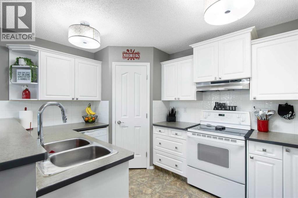 206 Mt Aberdeen Manor Se, Calgary, Alberta  T2Z 3N8 - Photo 9 - A2263702