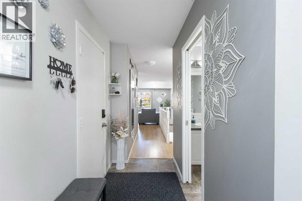 206 Mt Aberdeen Manor Se, Calgary, Alberta  T2Z 3N8 - Photo 4 - A2263702