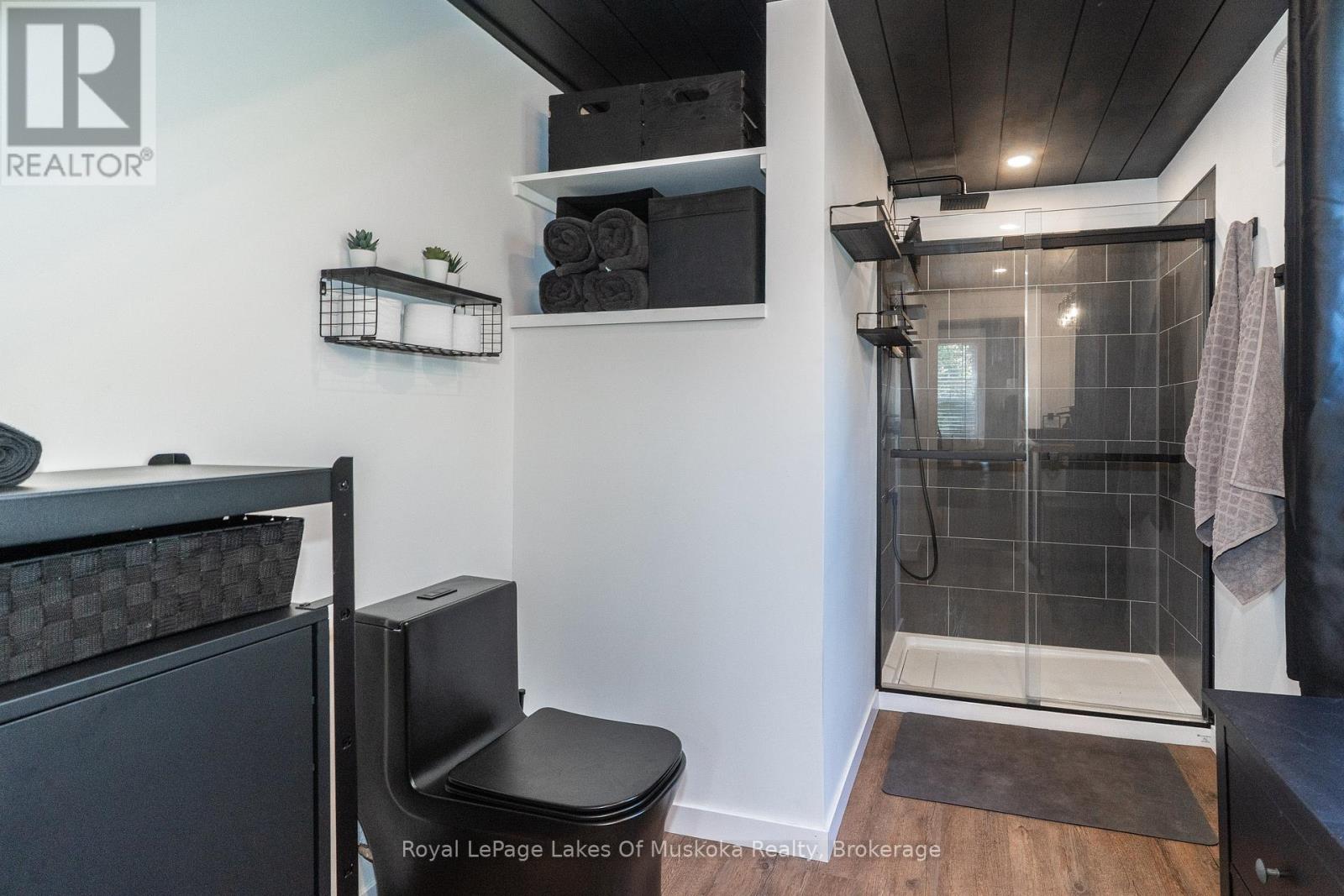570 Pinedale Road, Gravenhurst, Ontario  P1P 1M1 - Photo 24 - X12456032