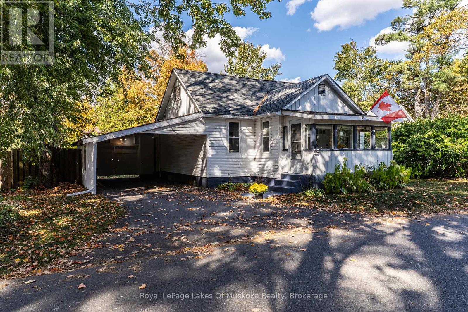 570 Pinedale Road, Gravenhurst, Ontario  P1P 1M1 - Photo 3 - X12456032