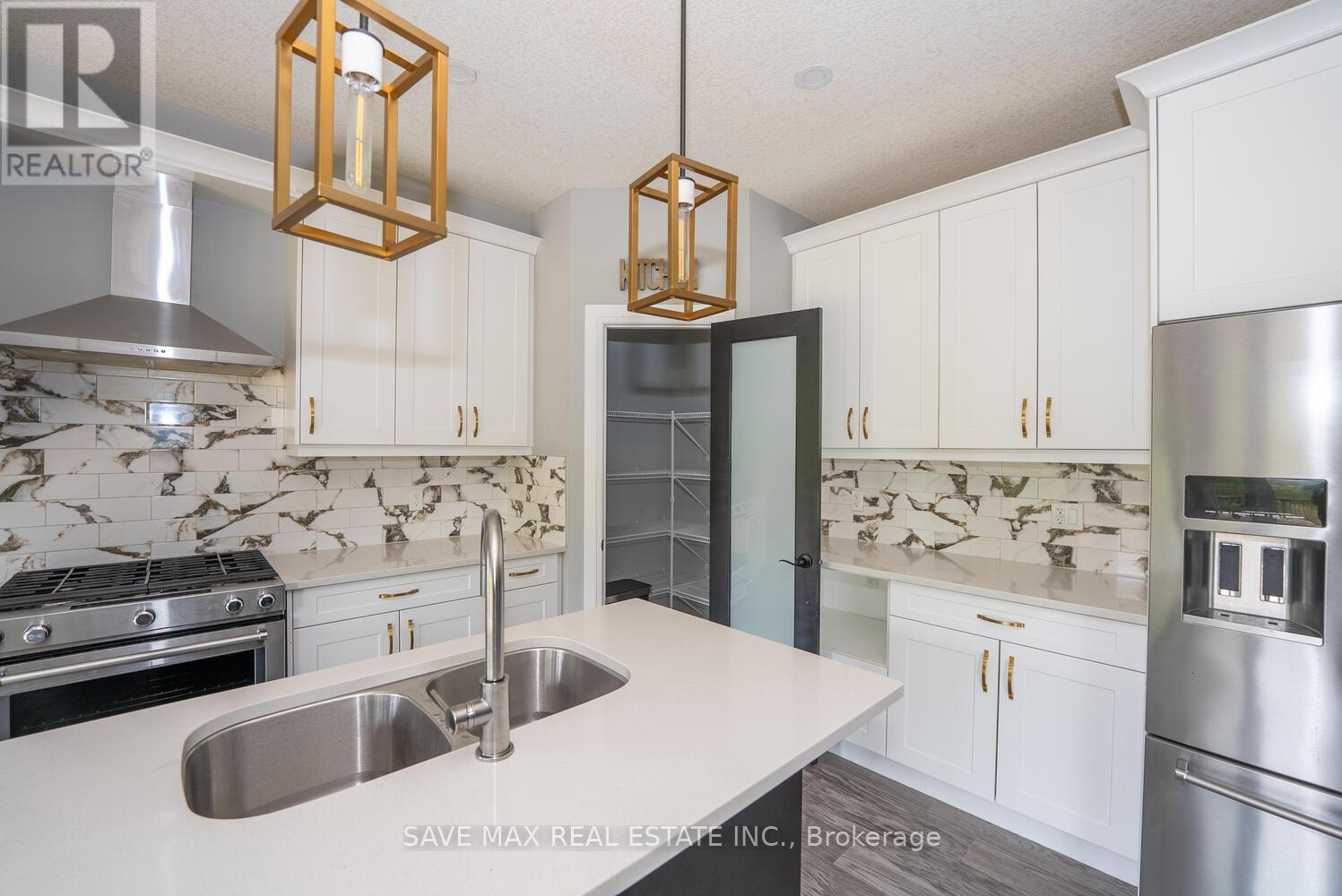 3374 Oriole Drive, London South, Ontario  N6M 0K1 - Photo 20 - X12416996