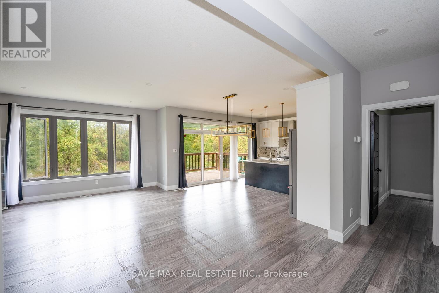 3374 Oriole Drive, London South, Ontario  N6M 0K1 - Photo 12 - X12416996