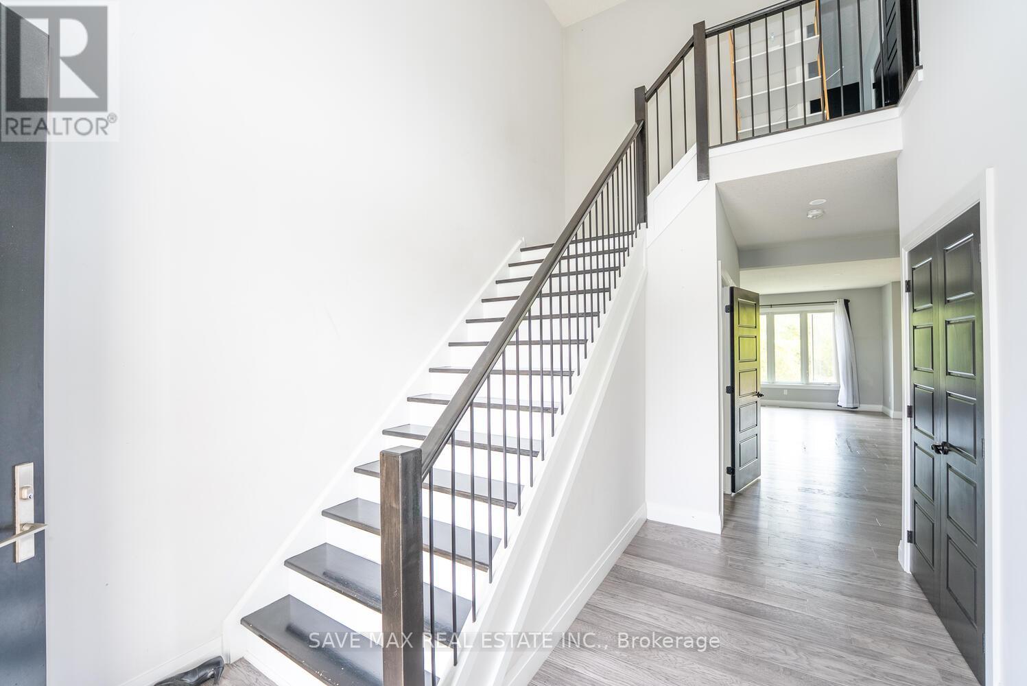 3374 Oriole Drive, London South, Ontario  N6M 0K1 - Photo 24 - X12416996
