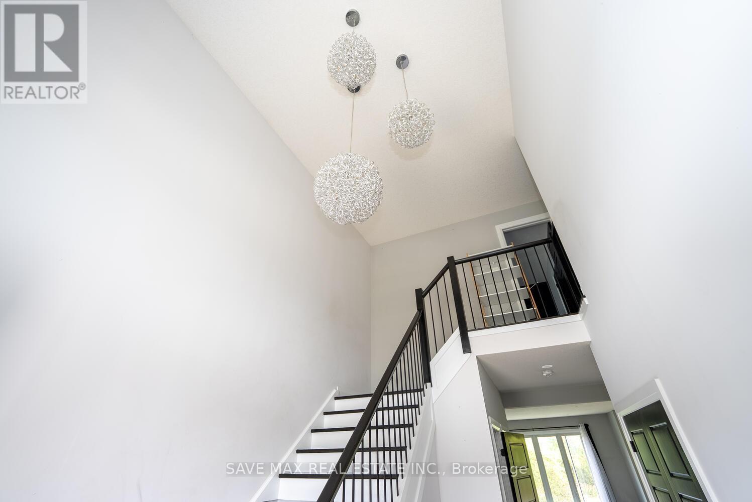 3374 Oriole Drive, London South, Ontario  N6M 0K1 - Photo 25 - X12416996