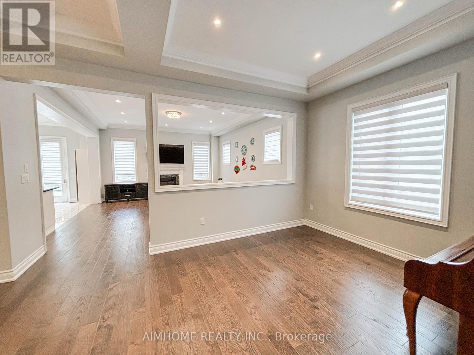 706 Harry Douglas Street, Newmarket, Ontario  L3X 0J8 - Photo 11 - N12458660