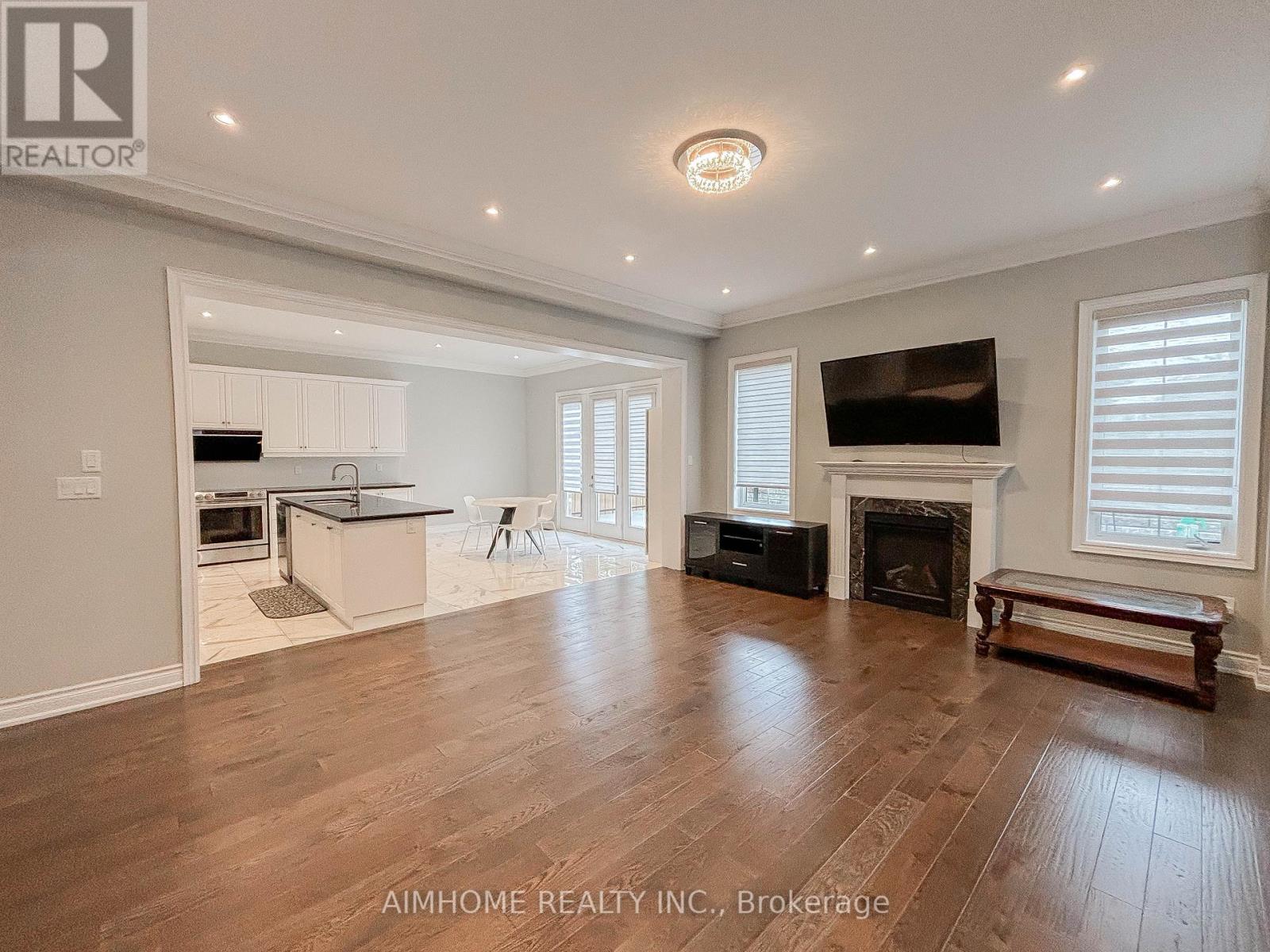 706 Harry Douglas Street, Newmarket, Ontario  L3X 0J8 - Photo 16 - N12458660