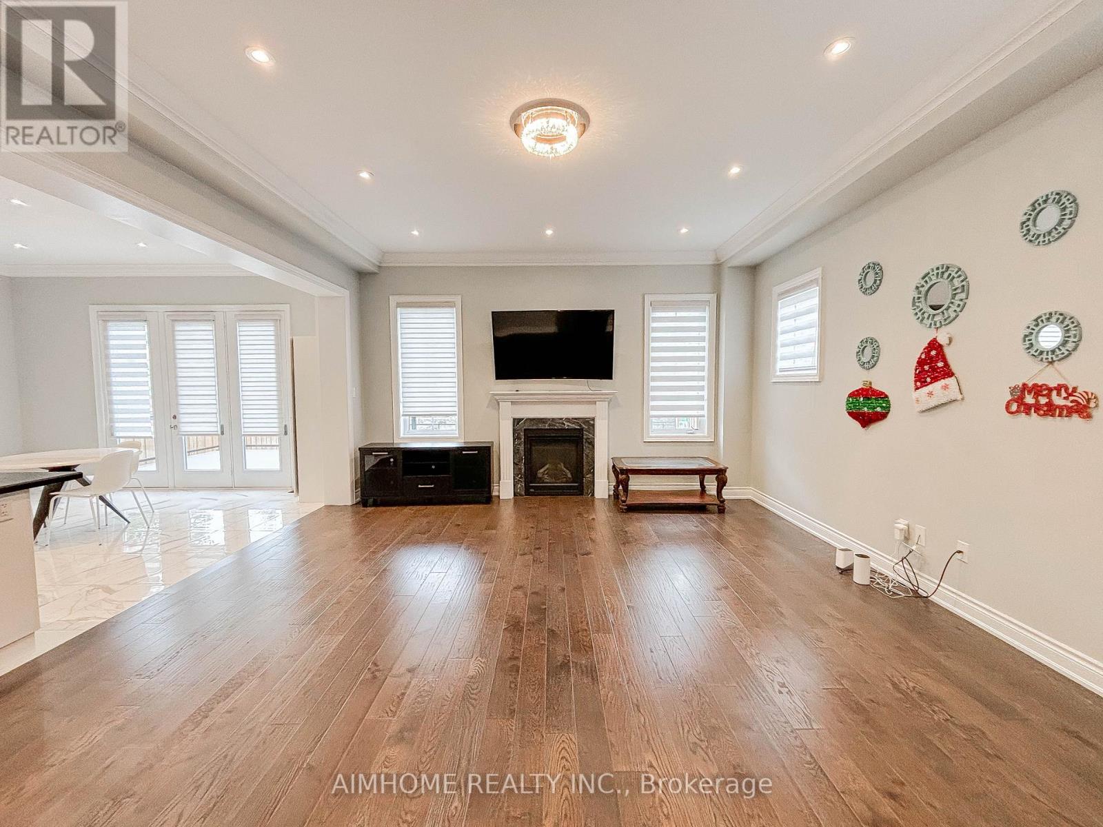 706 Harry Douglas Street, Newmarket, Ontario  L3X 0J8 - Photo 15 - N12458660