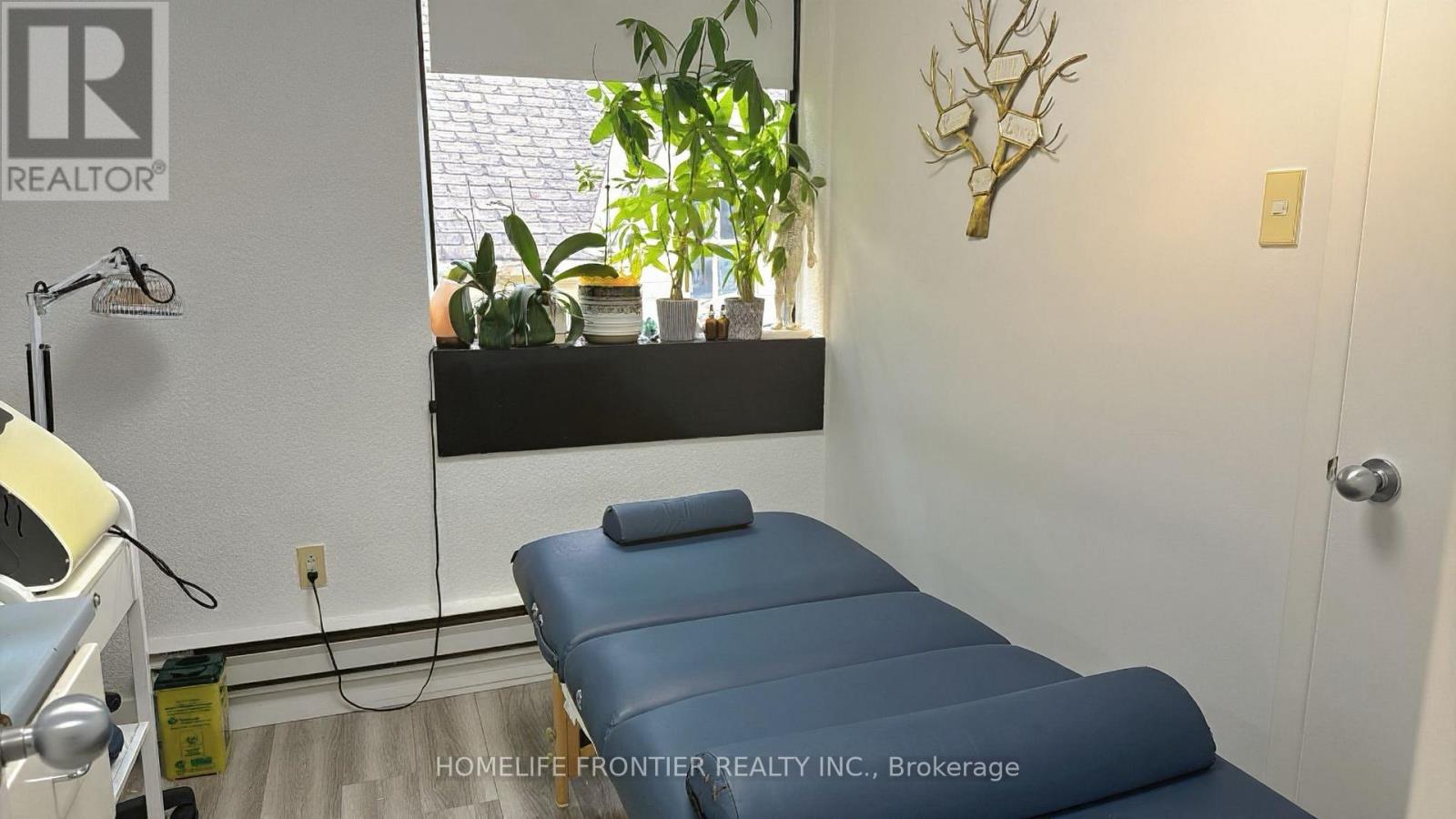 204 - 22 Richmond Street, Richmond Hill, Ontario  L4C 3Y1 - Photo 12 - N12458917