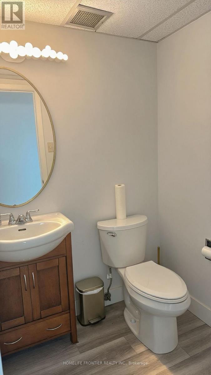 204 - 22 Richmond Street, Richmond Hill, Ontario  L4C 3Y1 - Photo 13 - N12458917