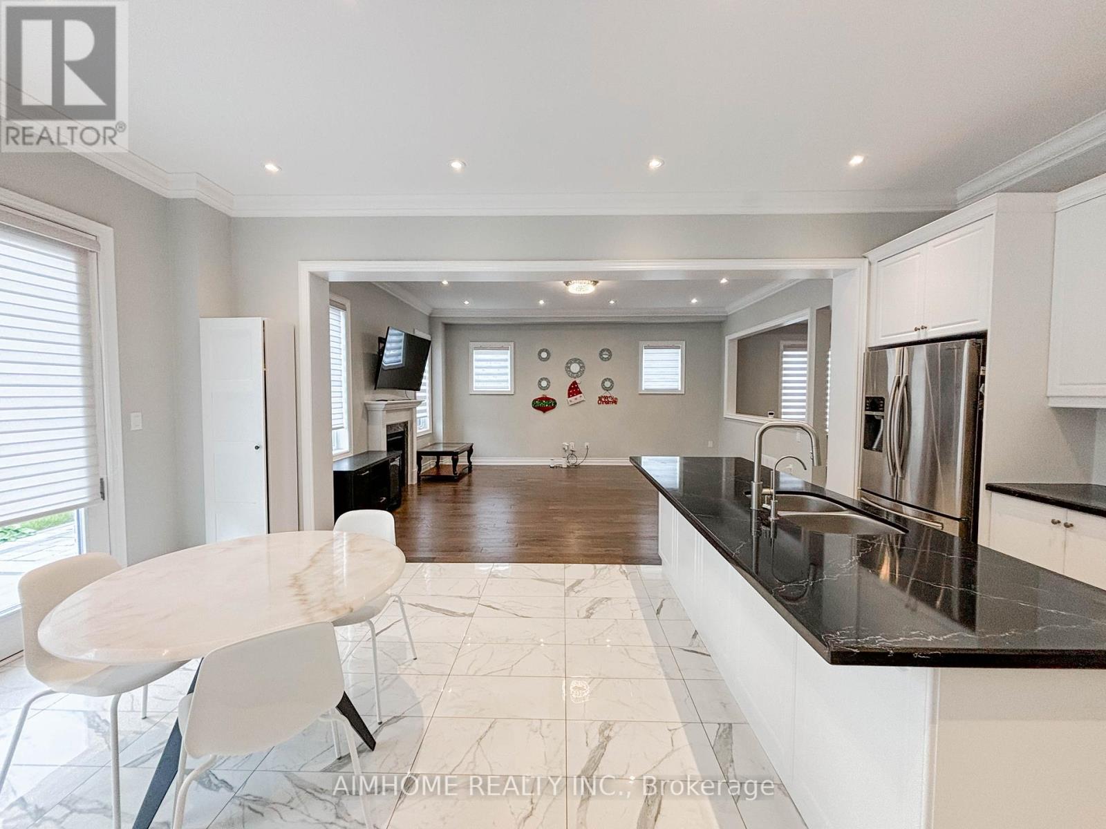 706 Harry Douglas Street, Newmarket, Ontario  L3X 0J8 - Photo 19 - N12458660
