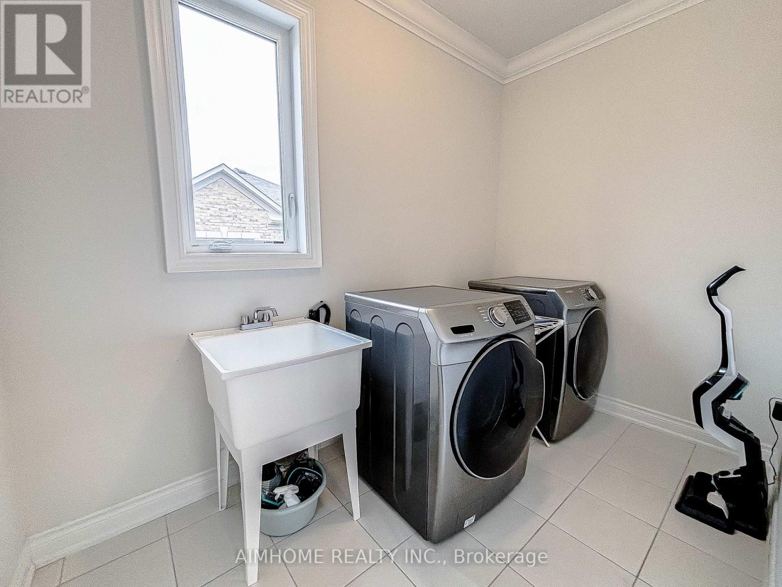 706 Harry Douglas Street, Newmarket, Ontario  L3X 0J8 - Photo 23 - N12458660
