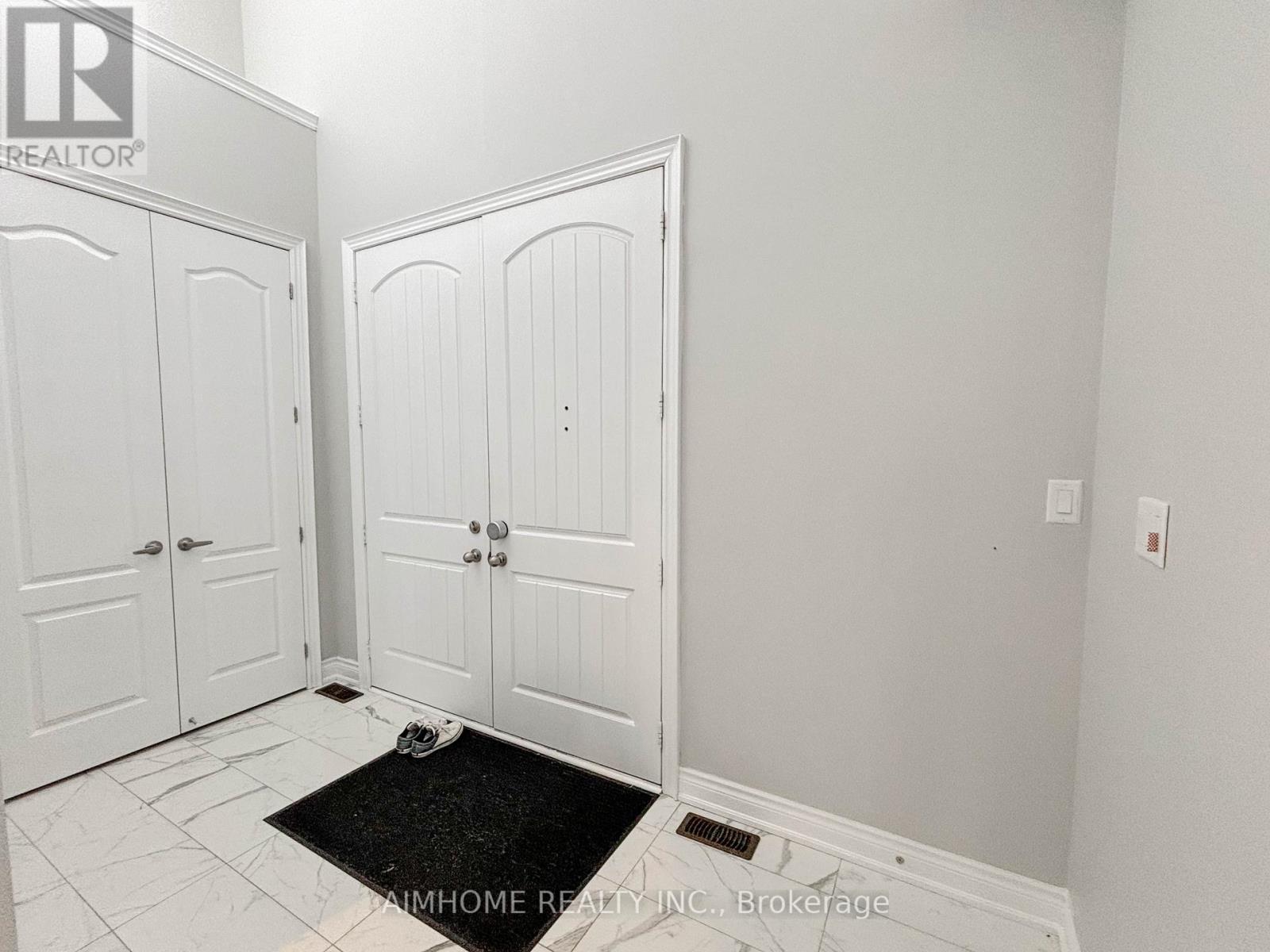 706 Harry Douglas Street, Newmarket, Ontario  L3X 0J8 - Photo 7 - N12458660