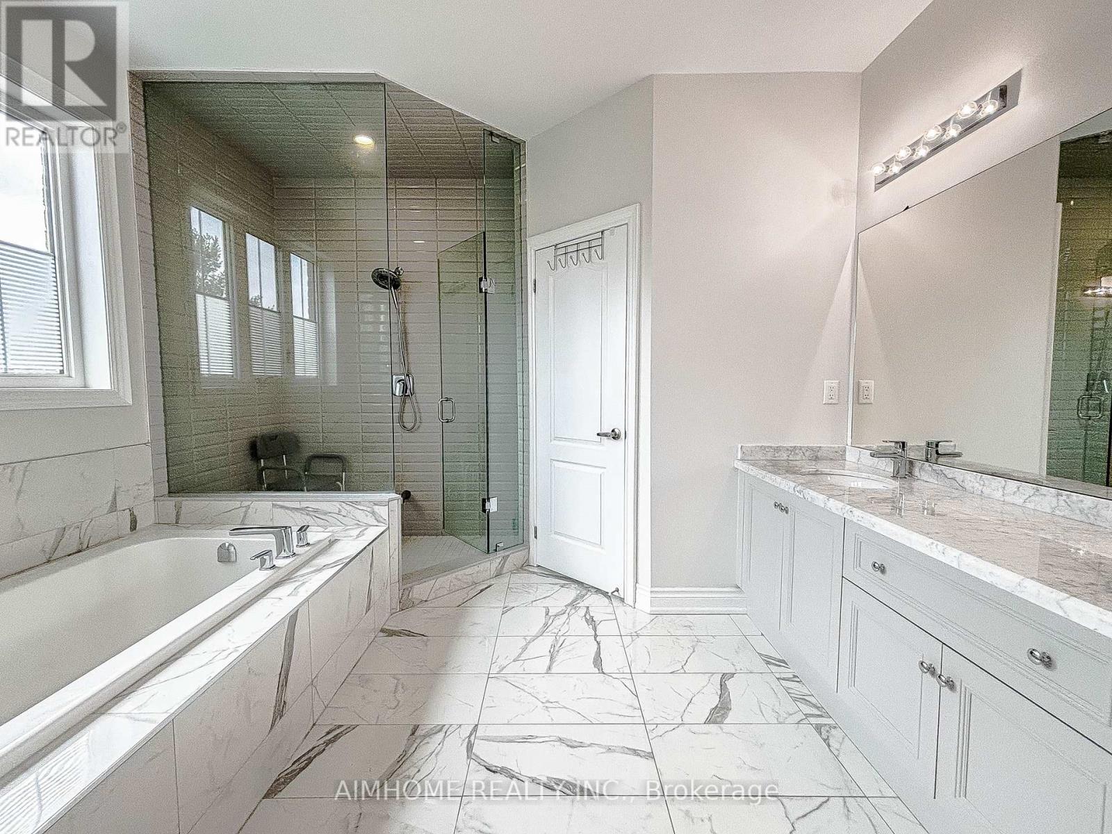 706 Harry Douglas Street, Newmarket, Ontario  L3X 0J8 - Photo 42 - N12458660