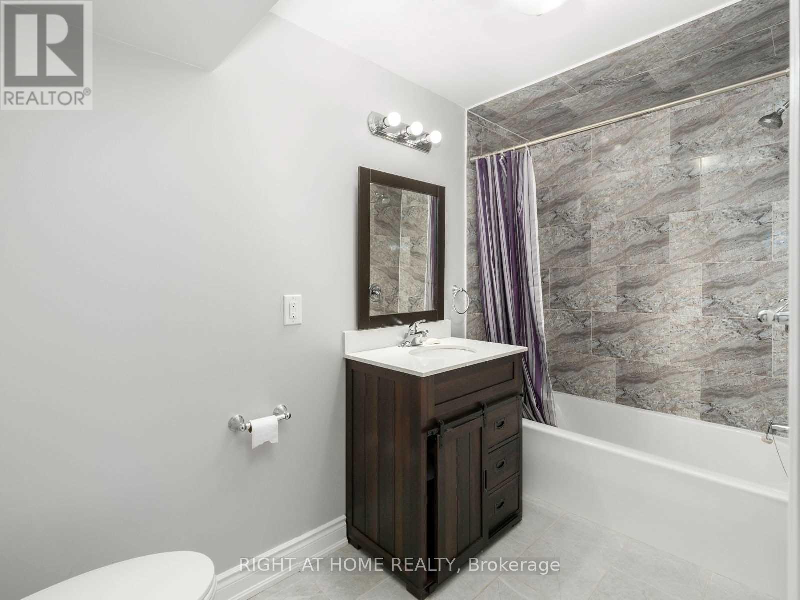 5555 Bridgeport Gate, Mississauga, Ontario  L5M 6N1 - Photo 27 - W12458909