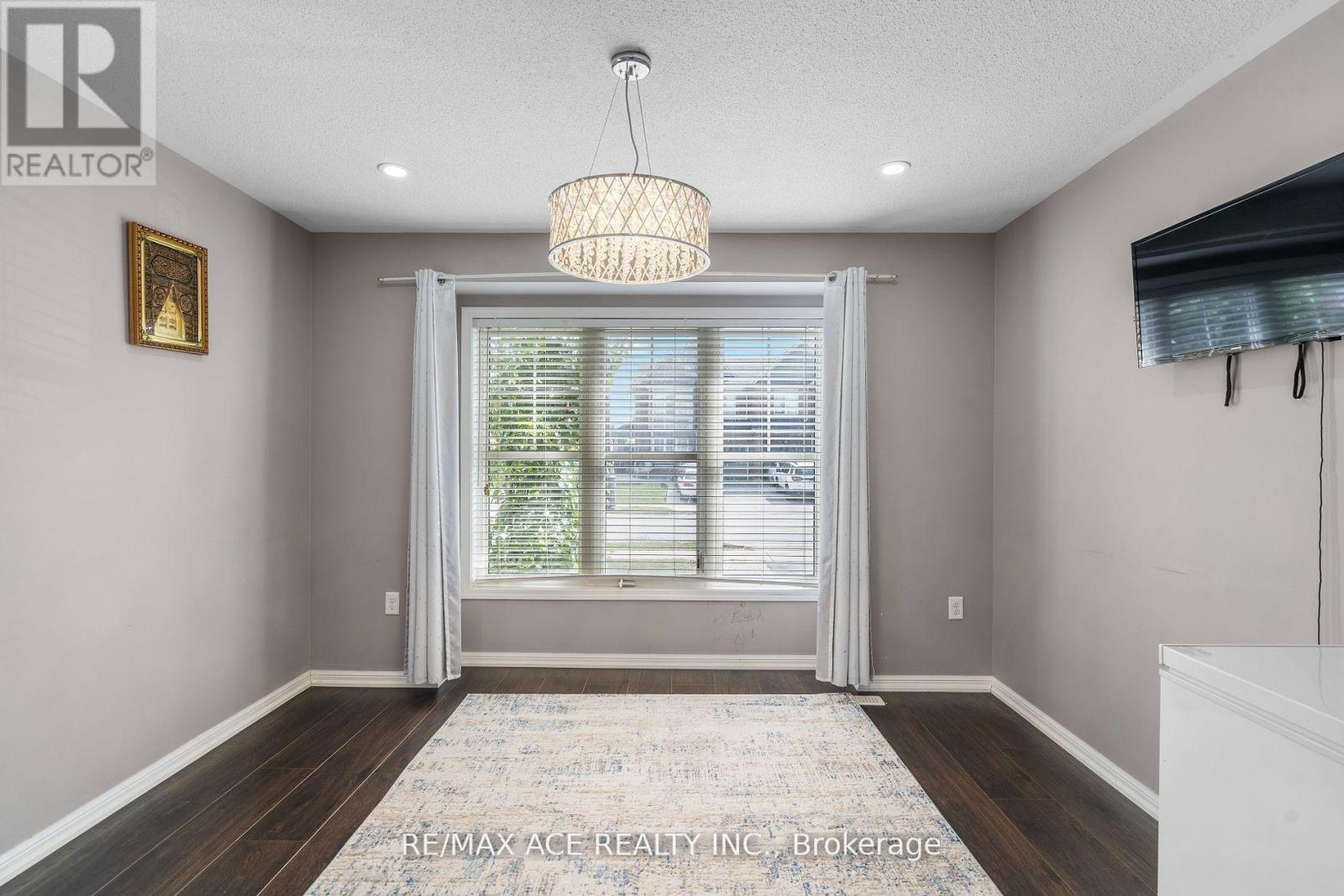 22 Apple Valley Way, Brampton, Ontario  L6P 0W4 - Photo 14 - W12458916