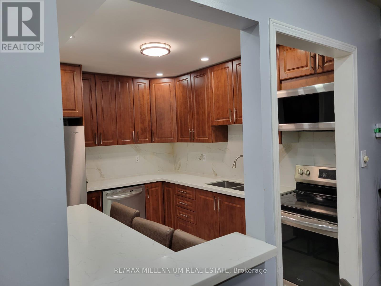 75 - 13 Wickstead Court, Brampton, Ontario  L6R 1N8 - Photo 6 - W12458921