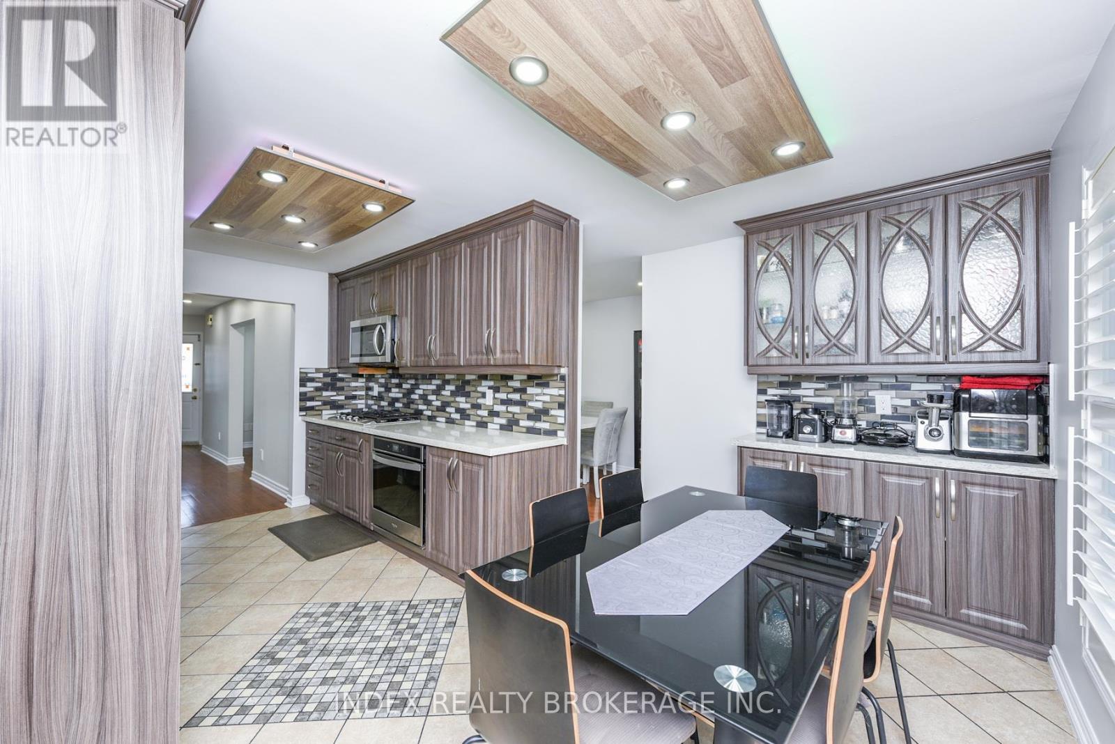 81 Mullis Crescent, Brampton, Ontario  L6Y 4S9 - Photo 12 - W12458928