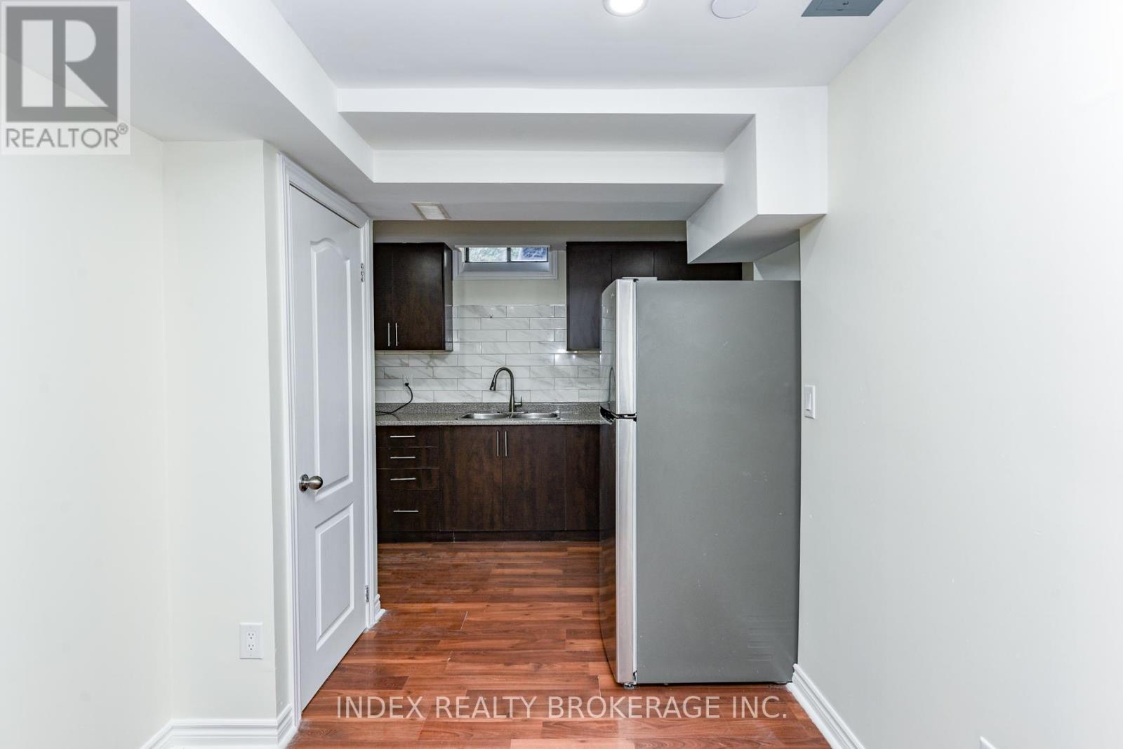81 Mullis Crescent, Brampton, Ontario  L6Y 4S9 - Photo 46 - W12458928