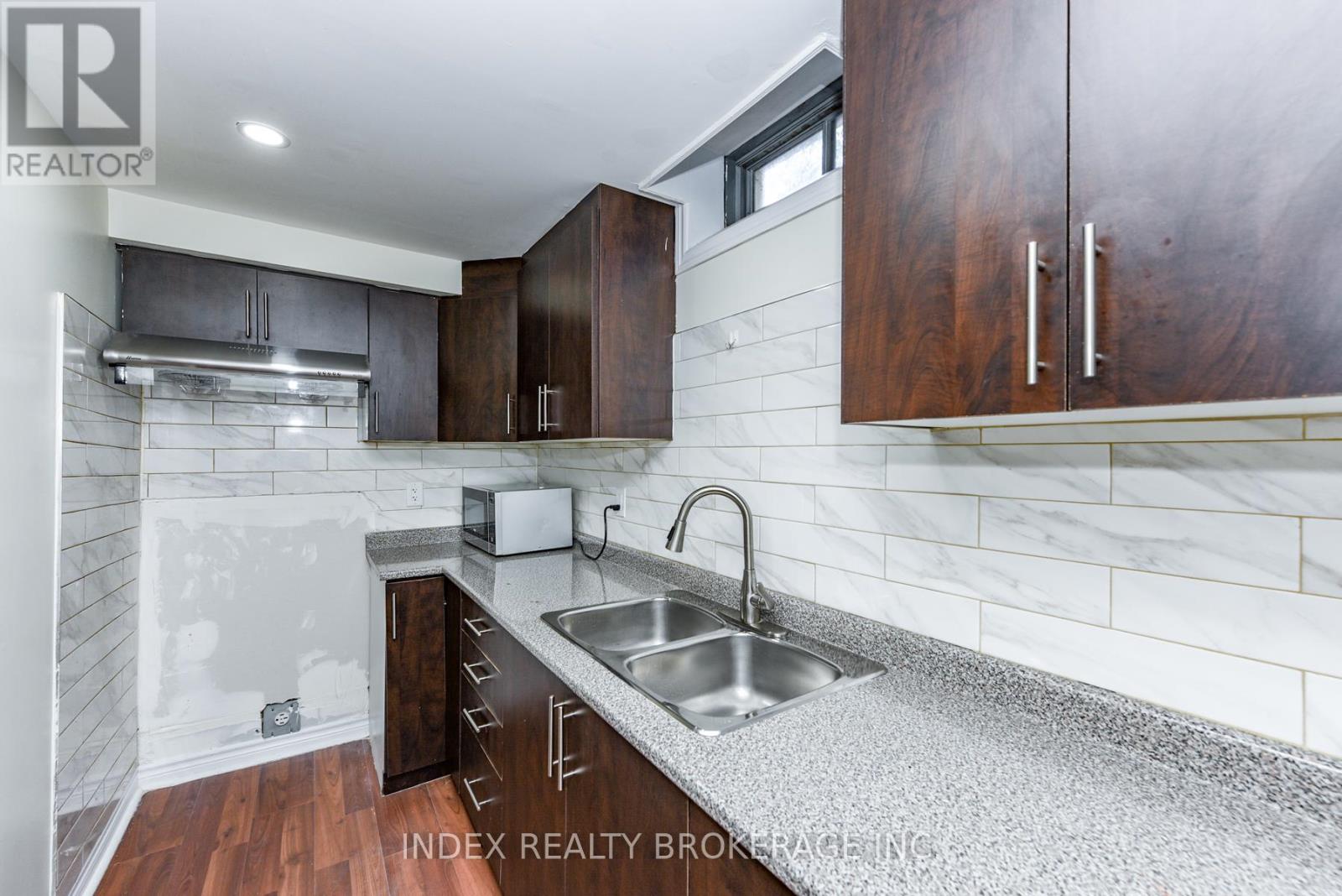 81 Mullis Crescent, Brampton, Ontario  L6Y 4S9 - Photo 48 - W12458928