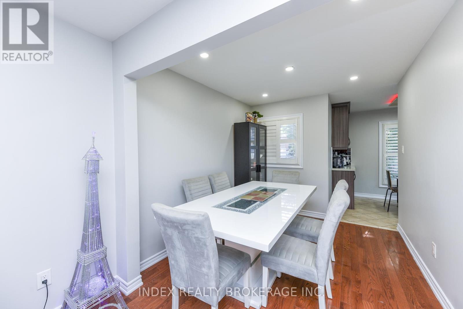 81 Mullis Crescent, Brampton, Ontario  L6Y 4S9 - Photo 8 - W12458928