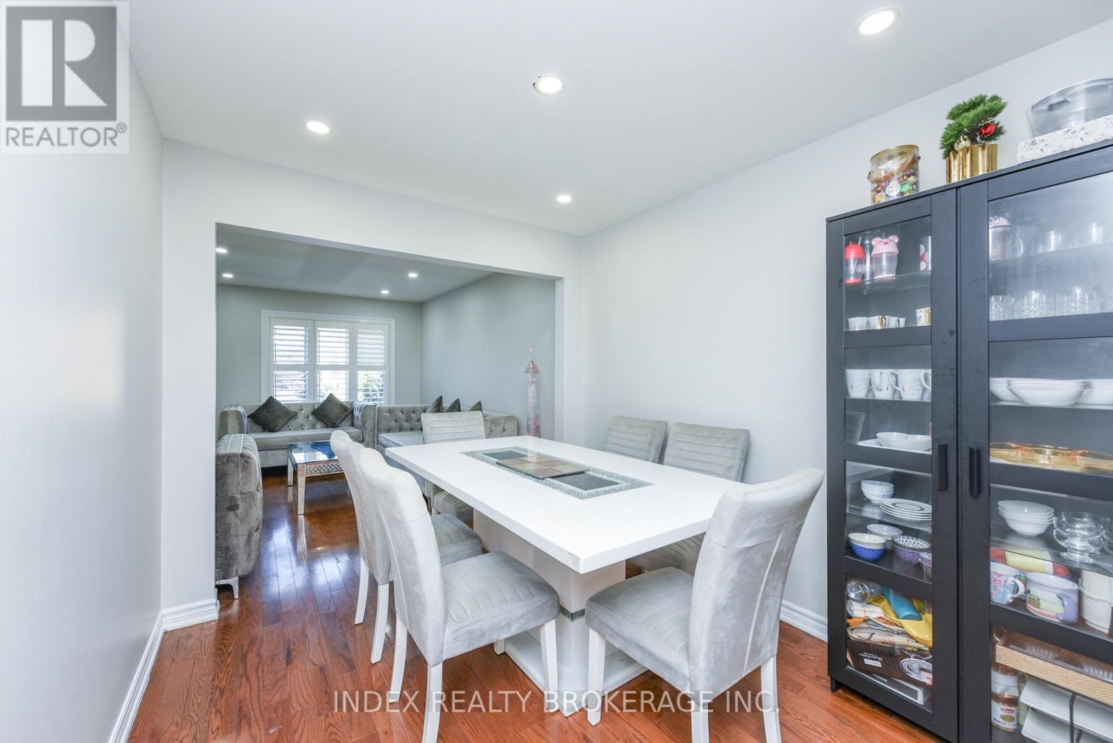 81 Mullis Crescent, Brampton, Ontario  L6Y 4S9 - Photo 9 - W12458928