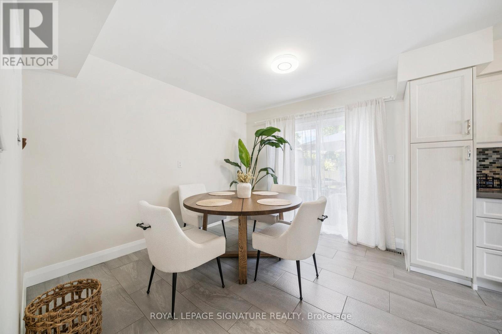 519 Galedowns Court, Mississauga, Ontario  L5A 3J1 - Photo 14 - W12458935