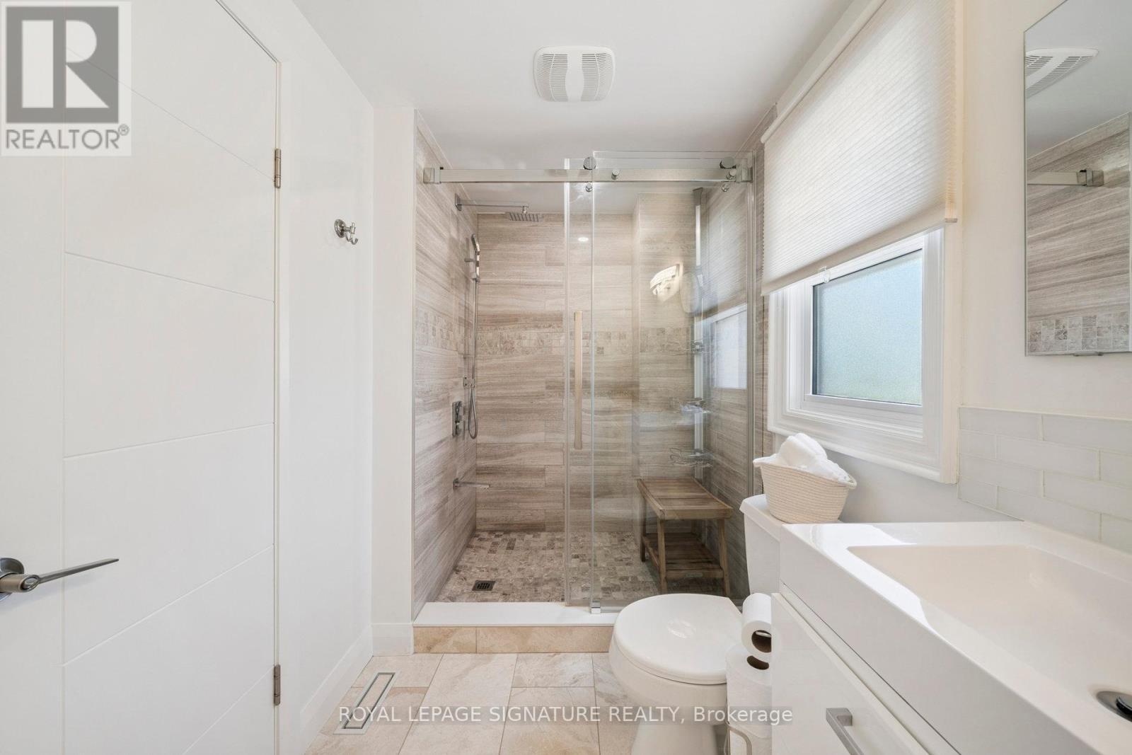519 Galedowns Court, Mississauga, Ontario  L5A 3J1 - Photo 31 - W12458935