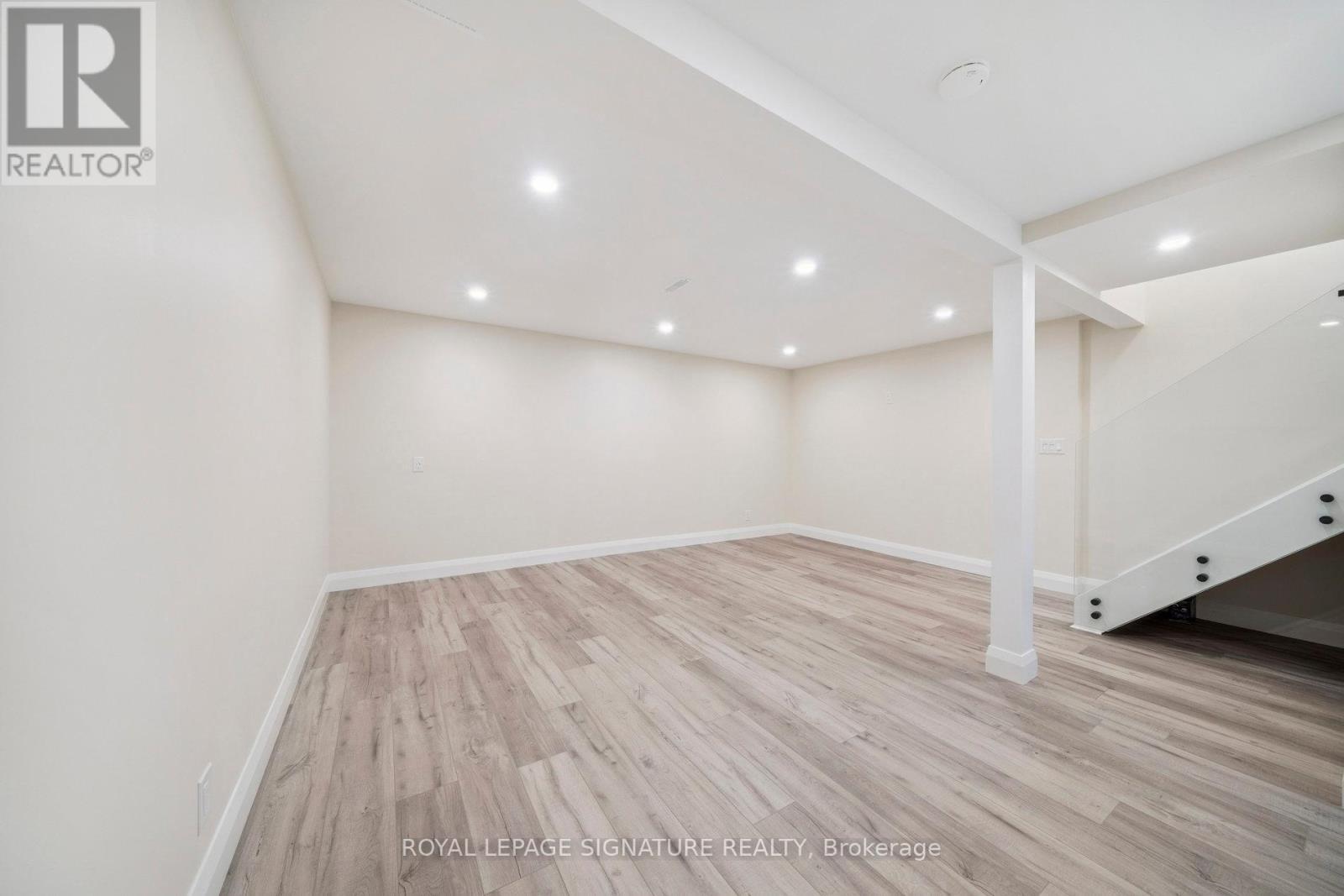 519 Galedowns Court, Mississauga, Ontario  L5A 3J1 - Photo 34 - W12458935