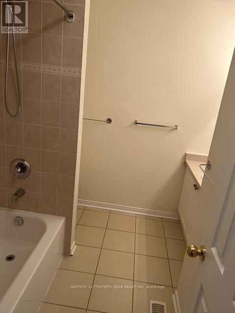 3940 Stardust Drive, Mississauga, Ontario  L5M 8A6 - Photo 11 - W12458286