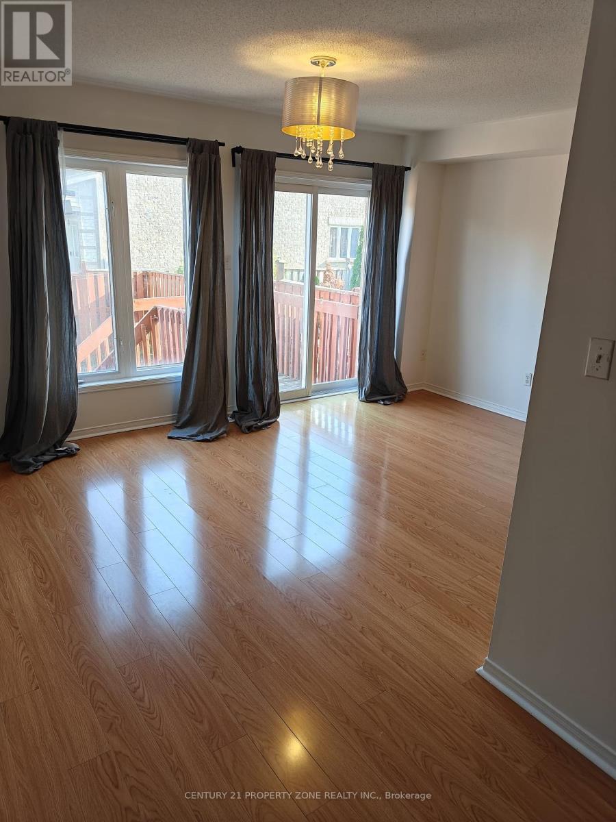 3940 Stardust Drive, Mississauga, Ontario  L5M 8A6 - Photo 6 - W12458286