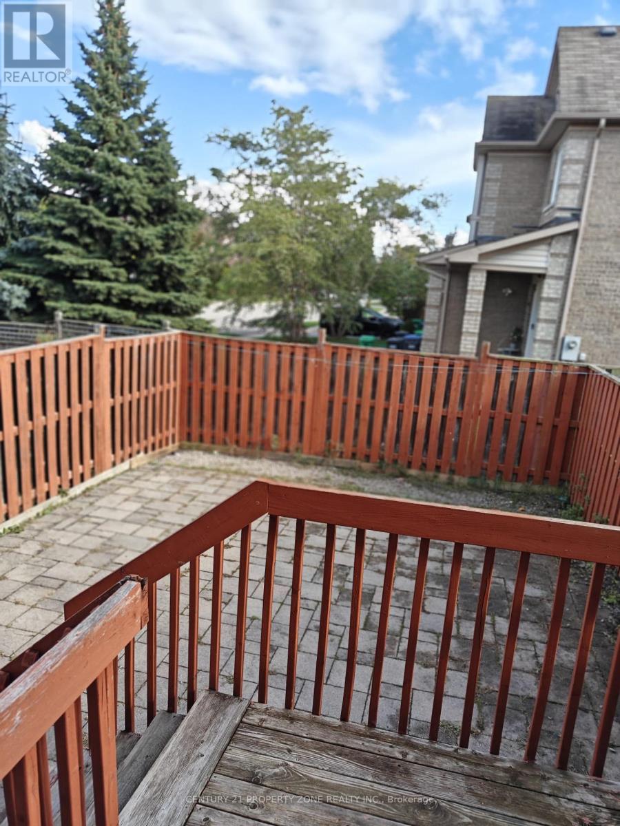 3940 Stardust Drive, Mississauga, Ontario  L5M 8A6 - Photo 16 - W12458286