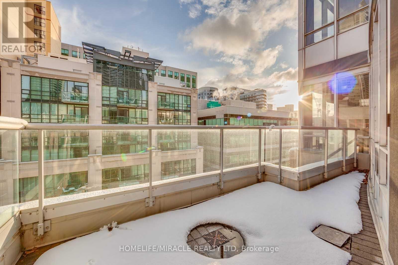 270 Wellington Street, Toronto, Ontario  M5V 3P5 - Photo 16 - C12458940
