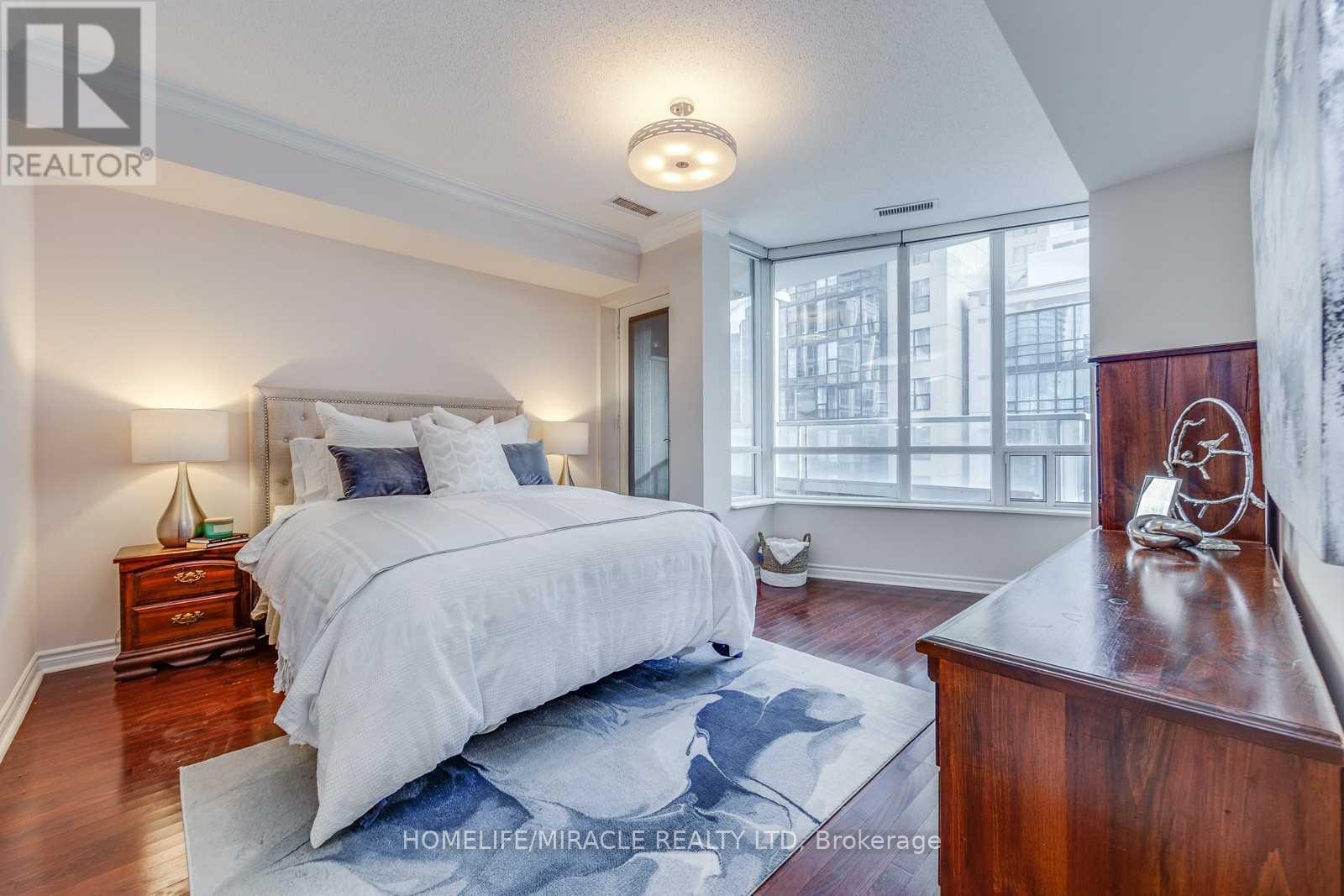 270 Wellington Street, Toronto, Ontario  M5V 3P5 - Photo 8 - C12458940