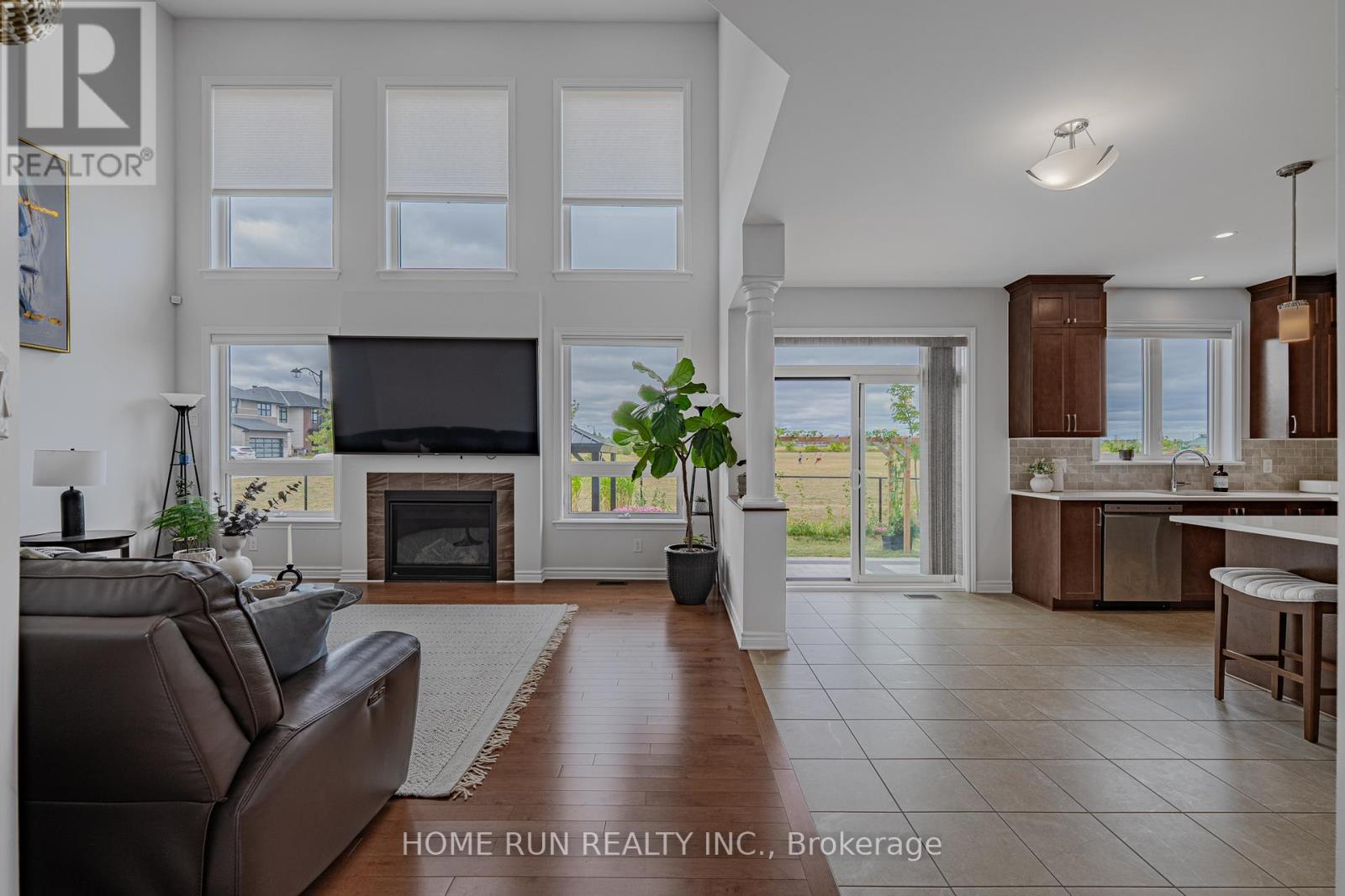 609 Triangle Street, Ottawa, Ontario  K2V 0L8 - Photo 10 - X12453262