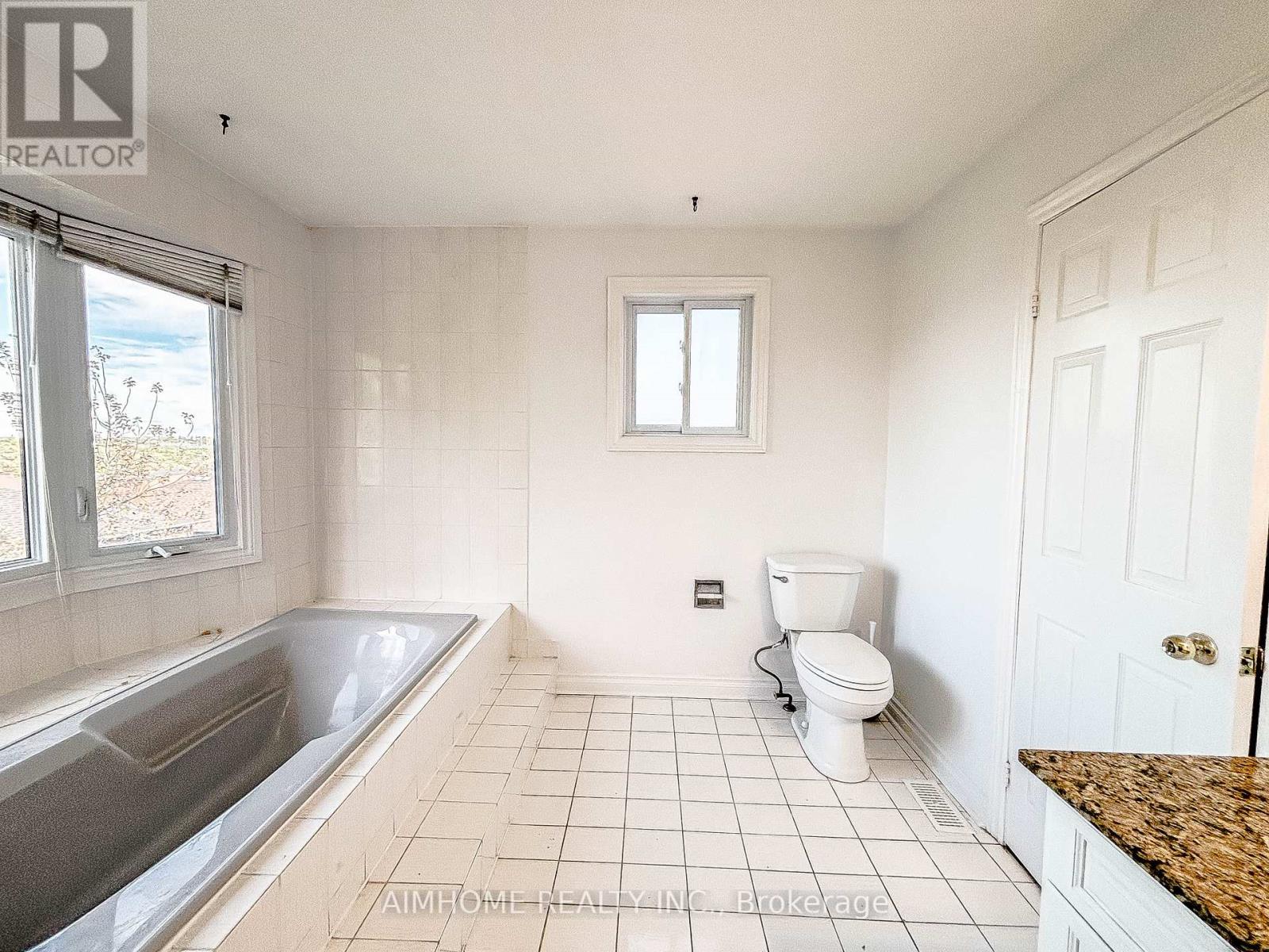 87 Ballard Crescent, Newmarket, Ontario  L3X 1S2 - Photo 23 - N12458936