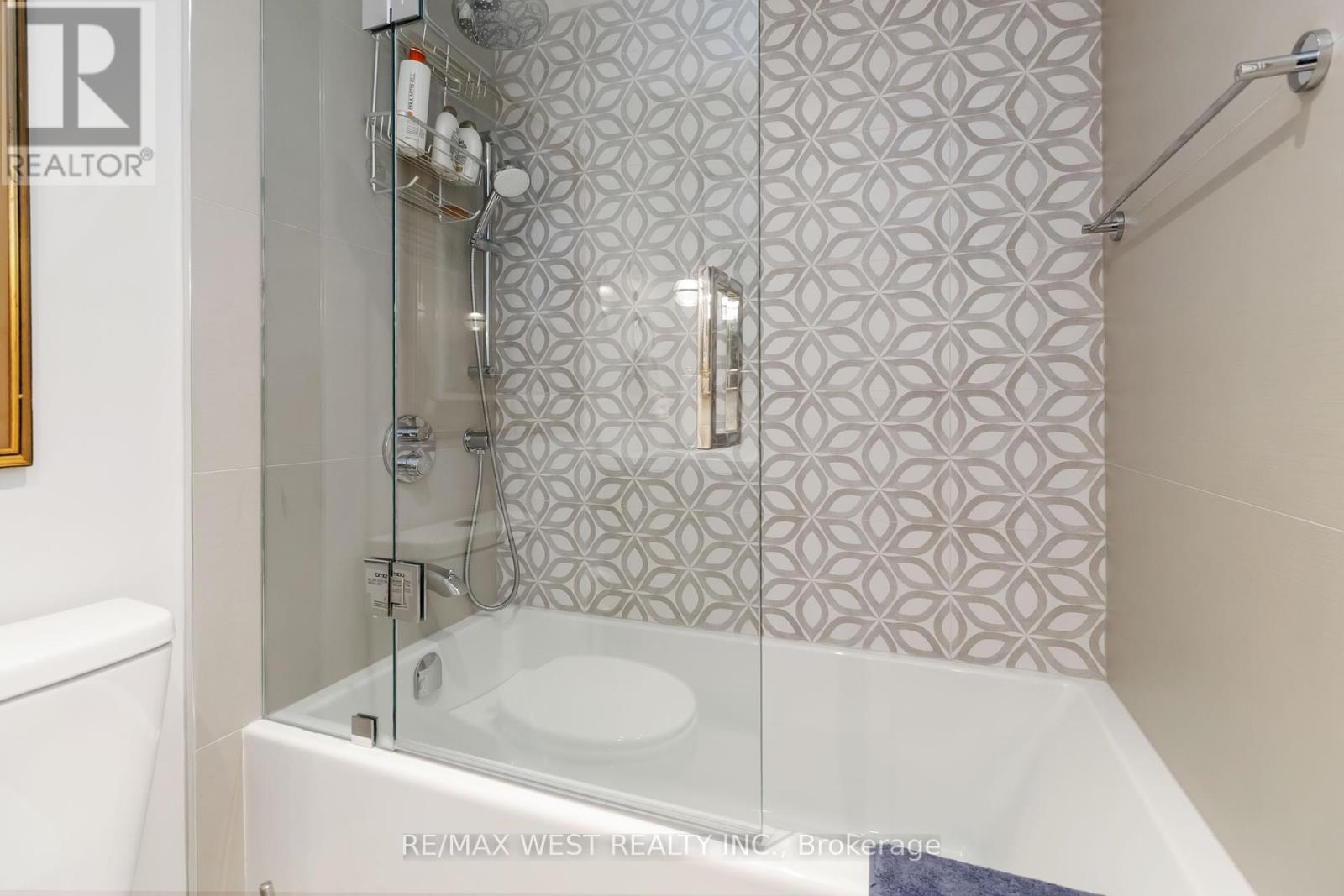 1108 - 2185 Marine Drive, Oakville, Ontario  L6L 5L6 - Photo 25 - W12458937