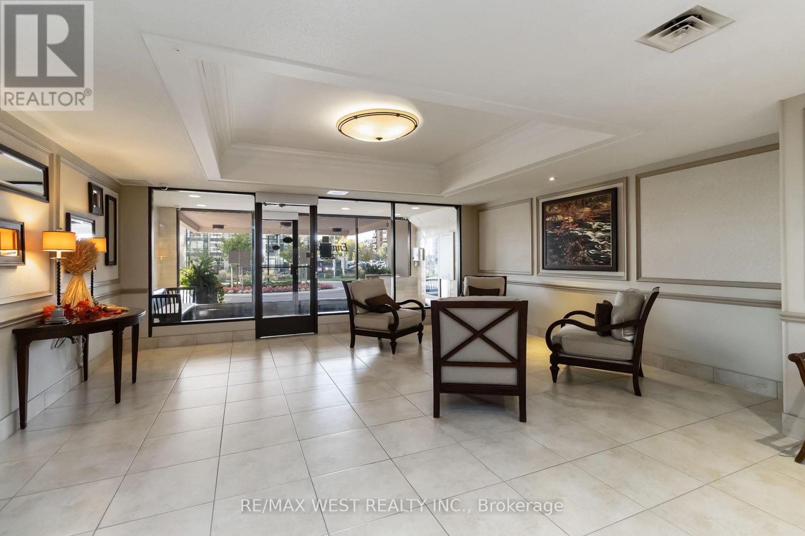 1108 - 2185 Marine Drive, Oakville, Ontario  L6L 5L6 - Photo 47 - W12458937