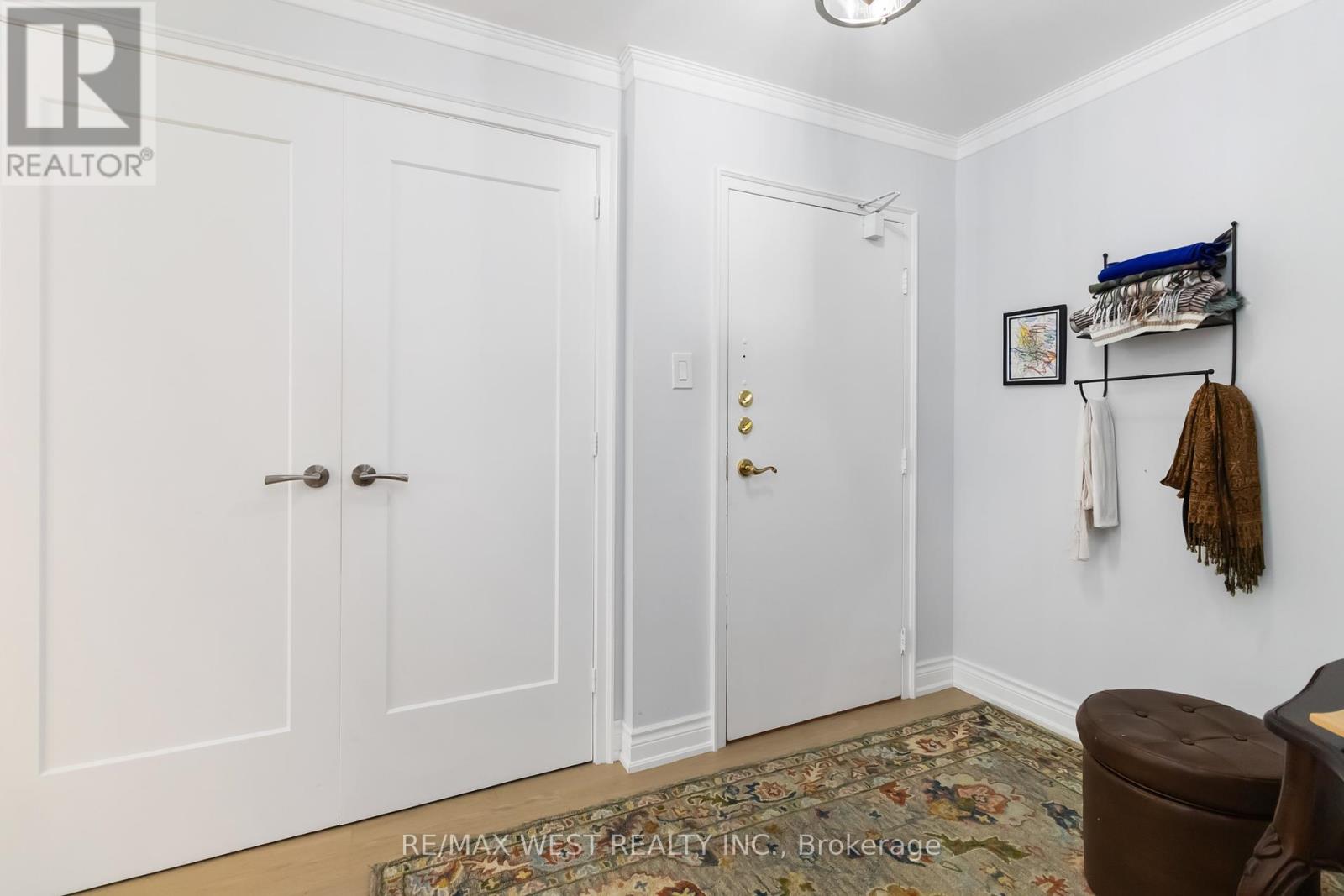 1108 - 2185 Marine Drive, Oakville, Ontario  L6L 5L6 - Photo 5 - W12458937
