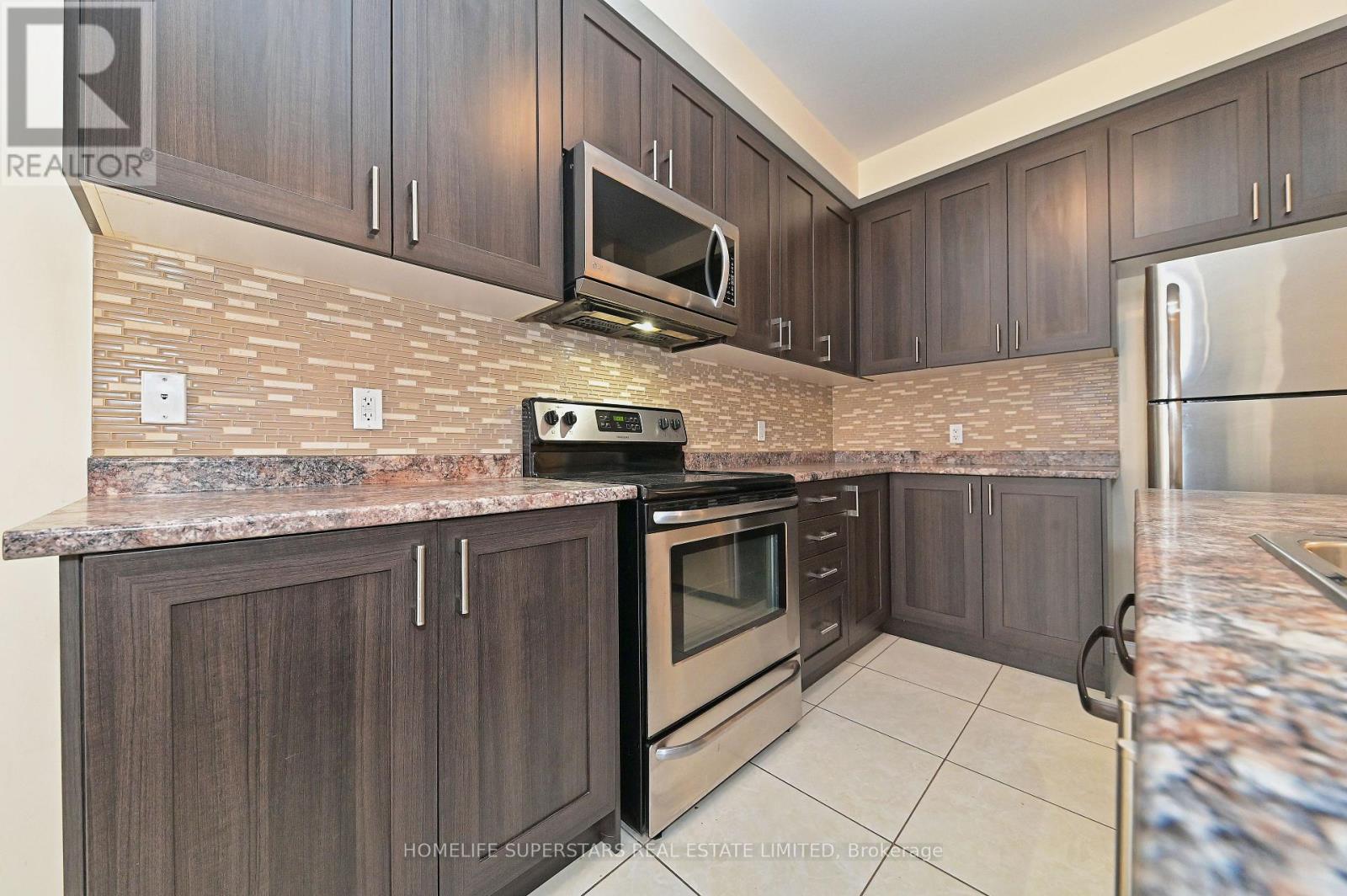 9 Yellowknife Road, Brampton, Ontario  L6R 3X3 - Photo 10 - W12458938