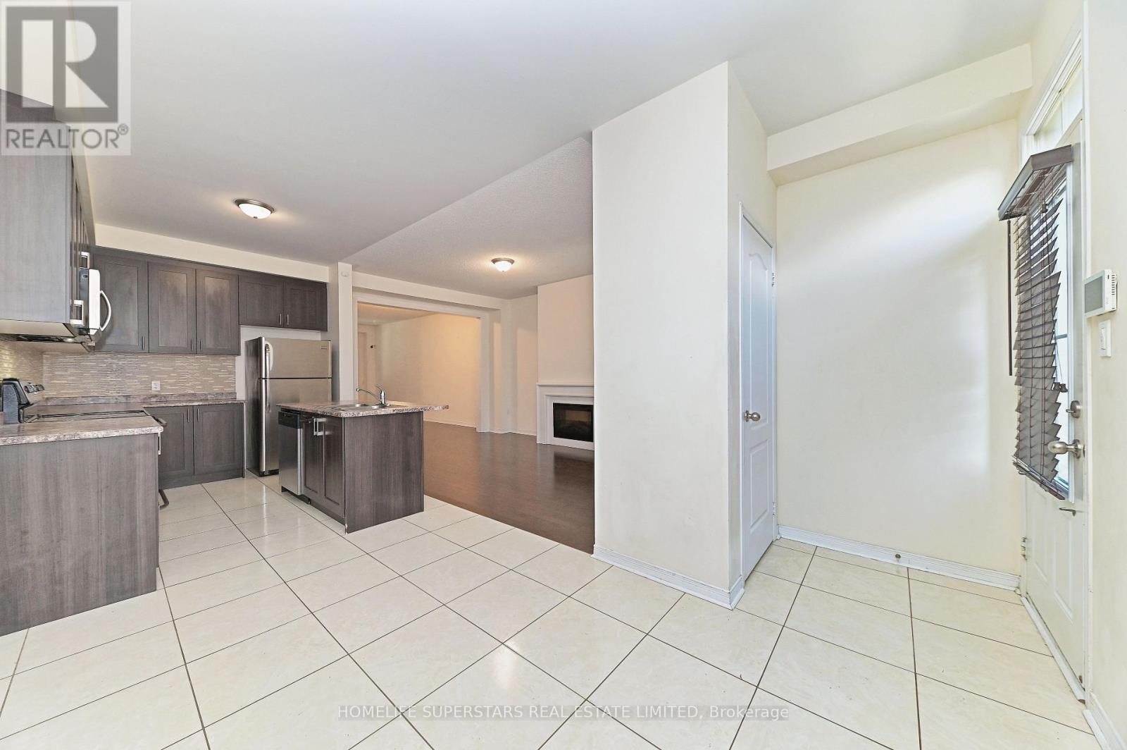 9 Yellowknife Road, Brampton, Ontario  L6R 3X3 - Photo 12 - W12458938