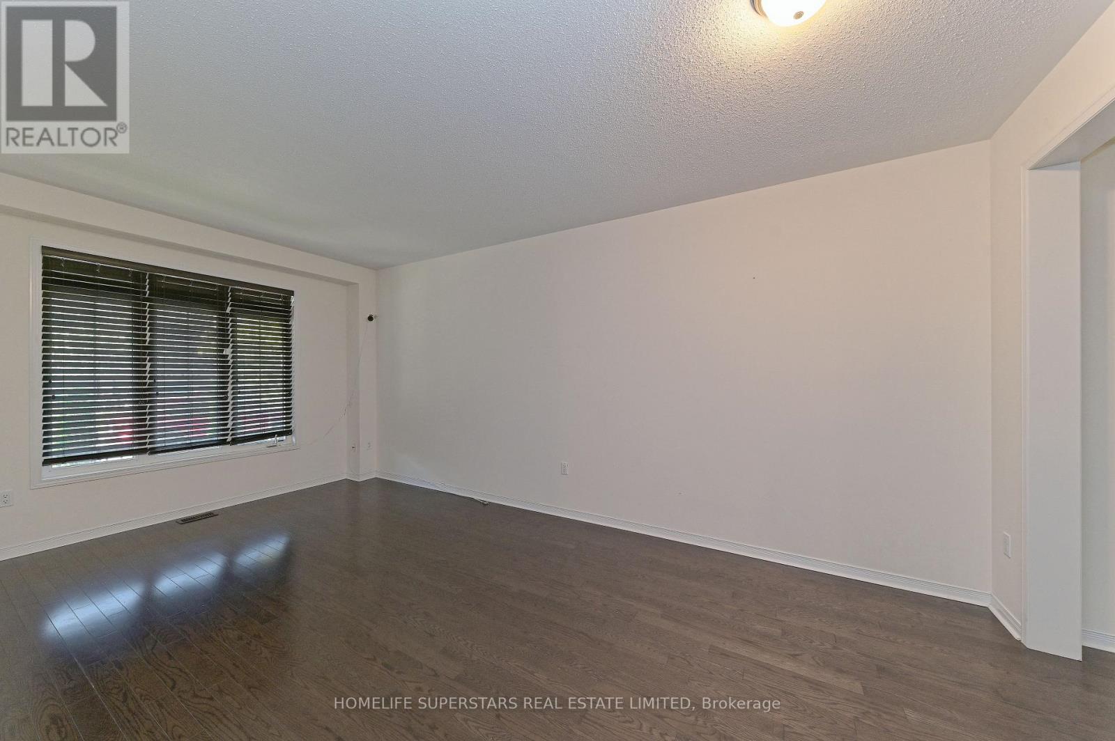 9 Yellowknife Road, Brampton, Ontario  L6R 3X3 - Photo 16 - W12458938